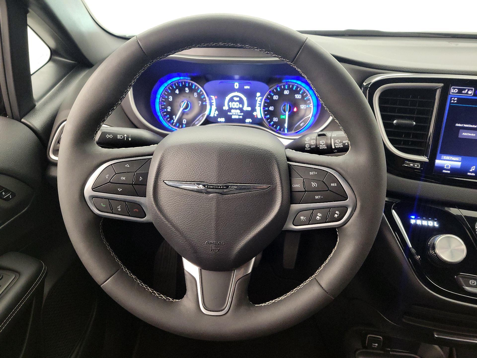 Thumbnail: 2025 Chrysler Pacifica - 10