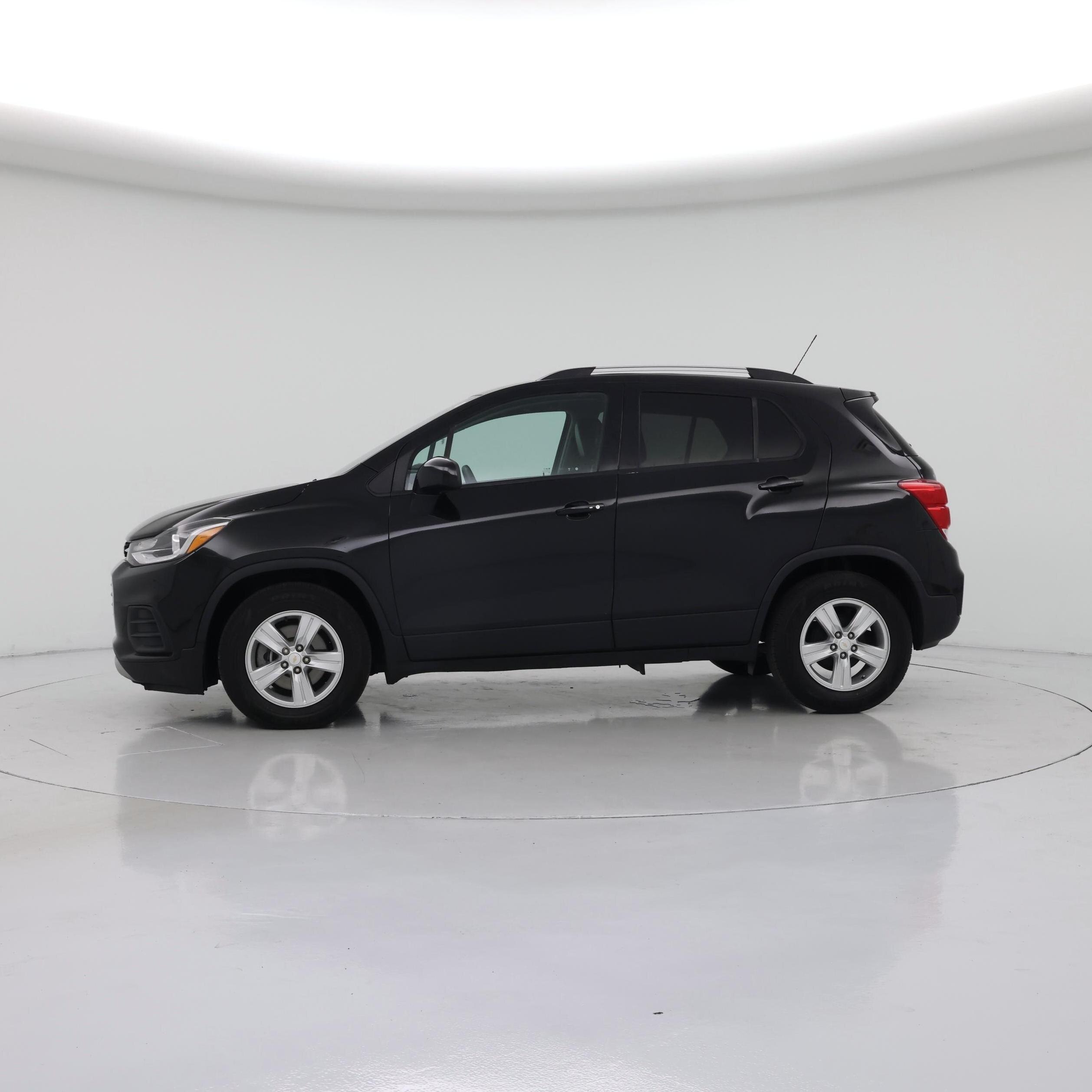 Thumbnail: 2022 Chevrolet Trax - 3