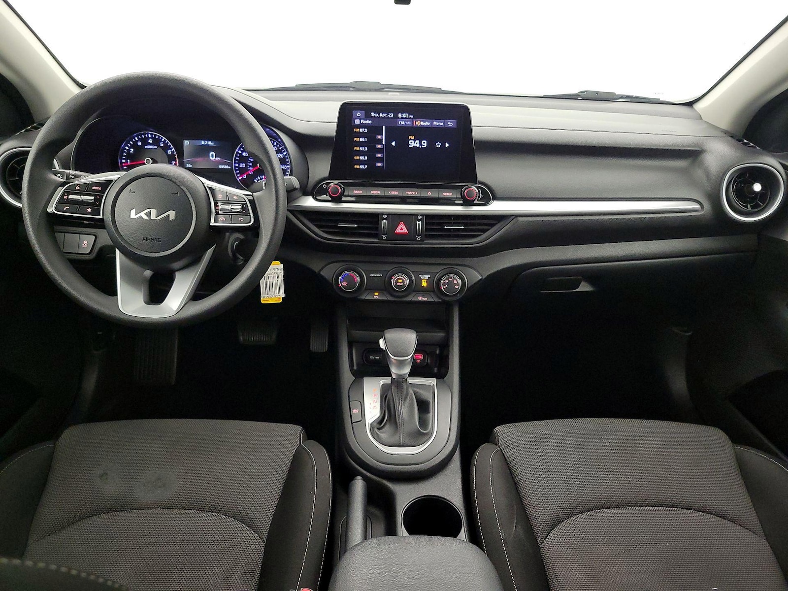 2024 Kia Forte LXS - Photo 10