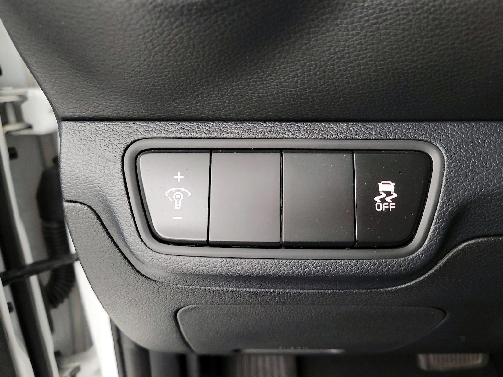 2024 Kia Forte LXS - Photo 14