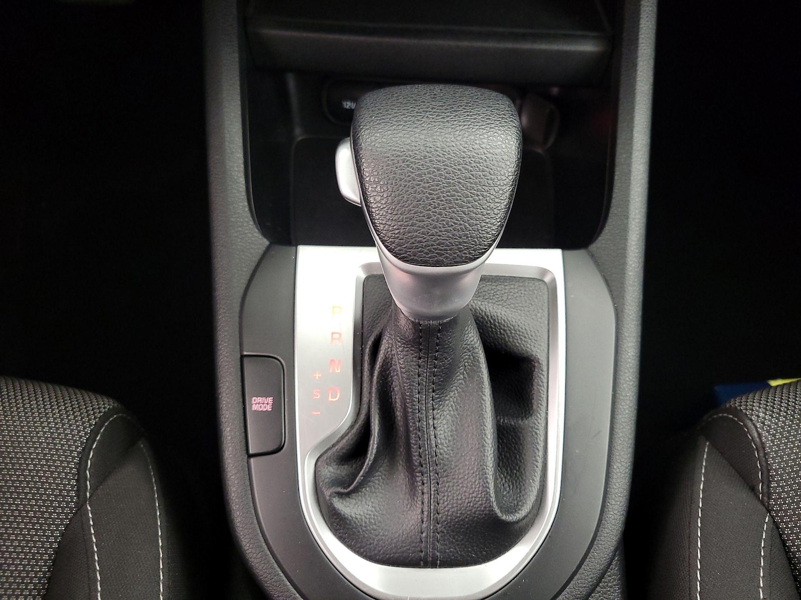 2024 Kia Forte LXS - Photo 18