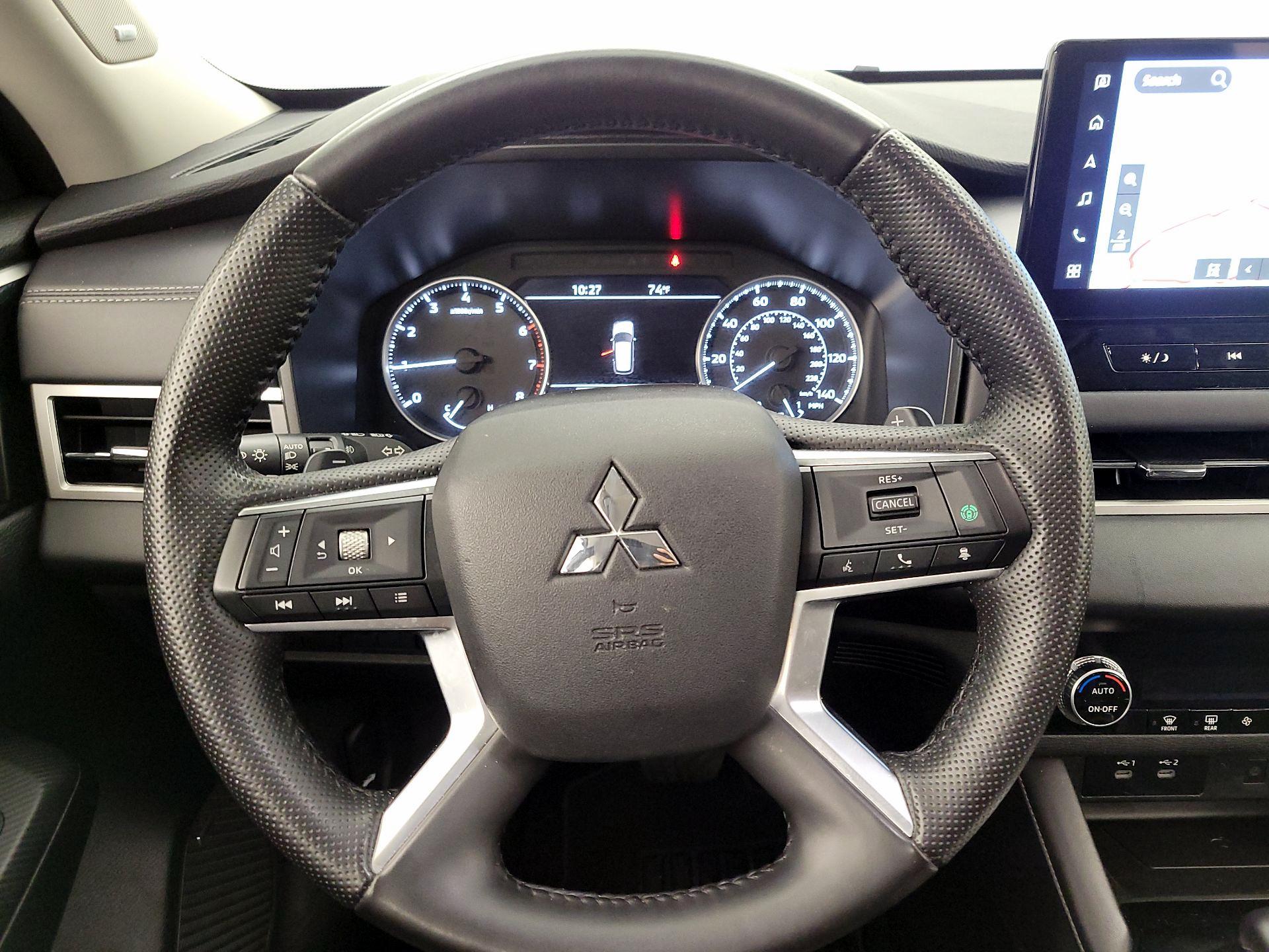Thumbnail: 2025 Mitsubishi Outlander - 10