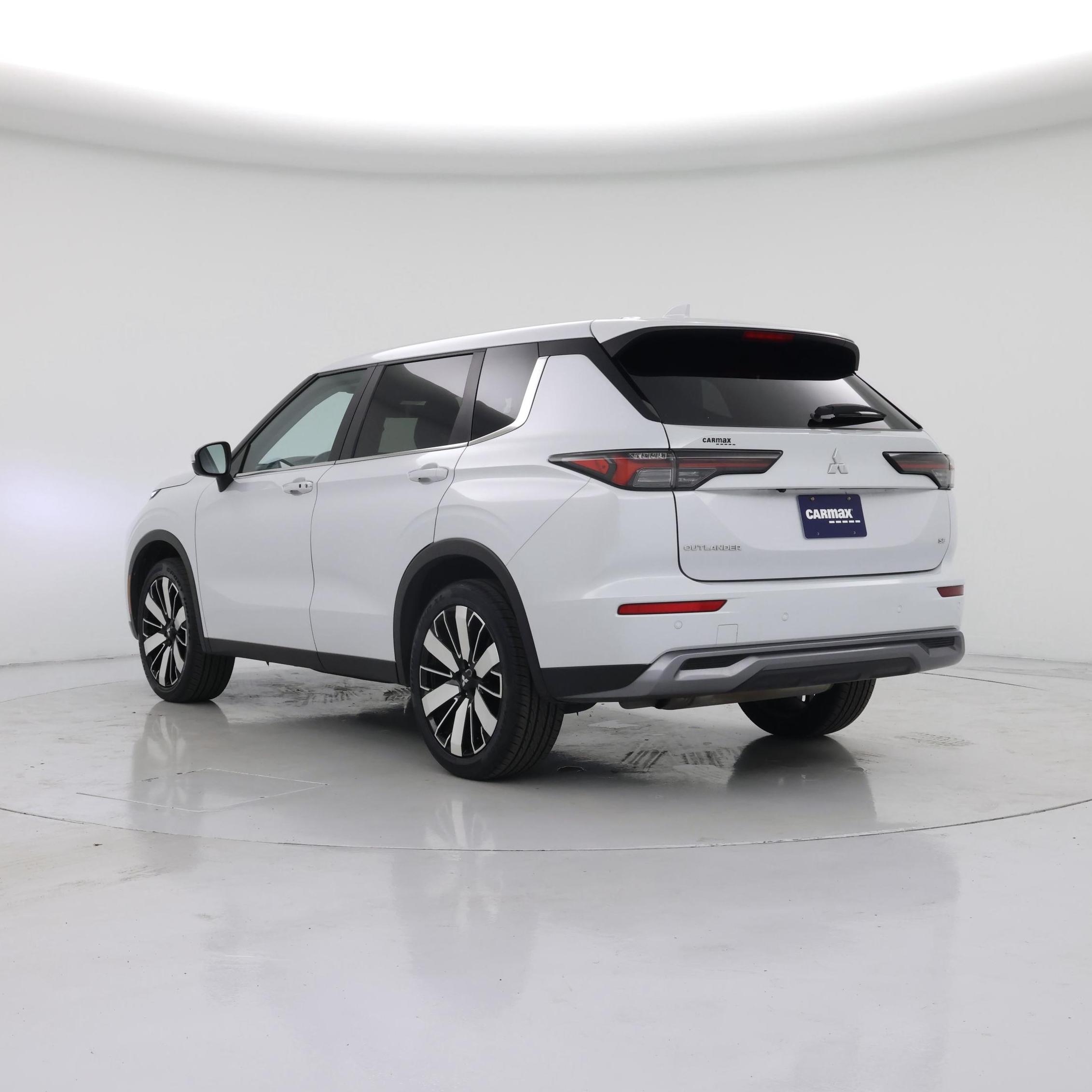 Thumbnail: 2025 Mitsubishi Outlander - 2