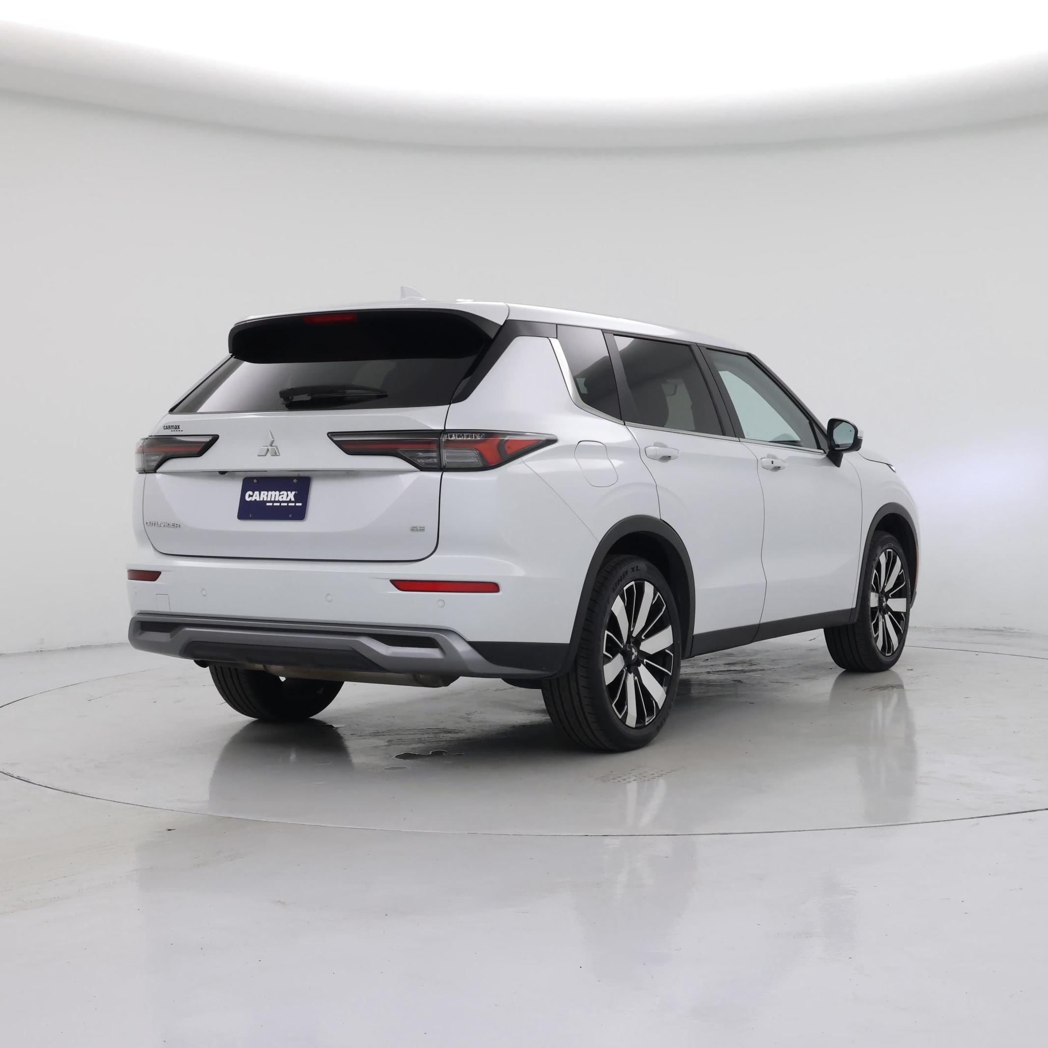 Thumbnail: 2025 Mitsubishi Outlander - 8
