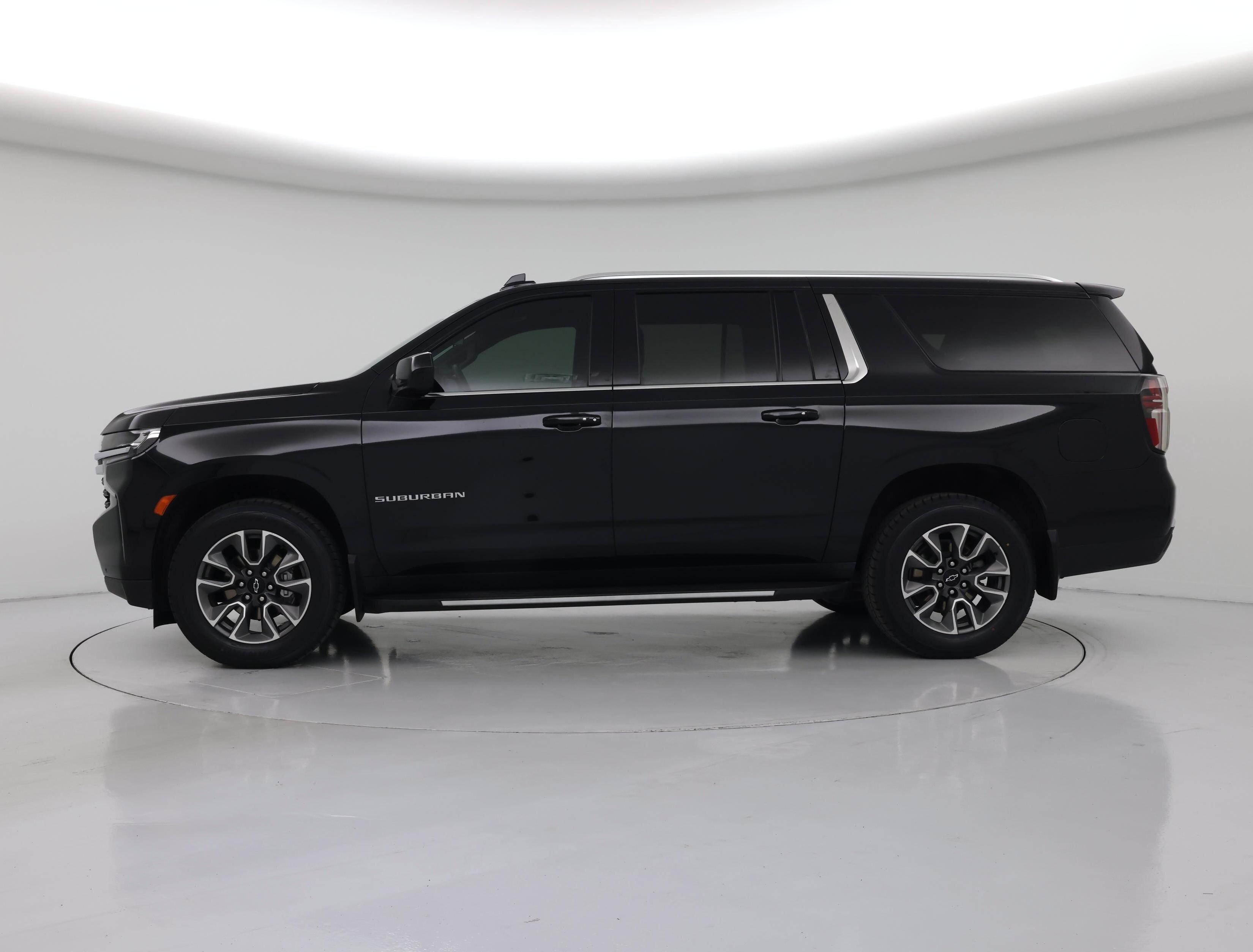 Thumbnail: 2024 Chevrolet Suburban - 3