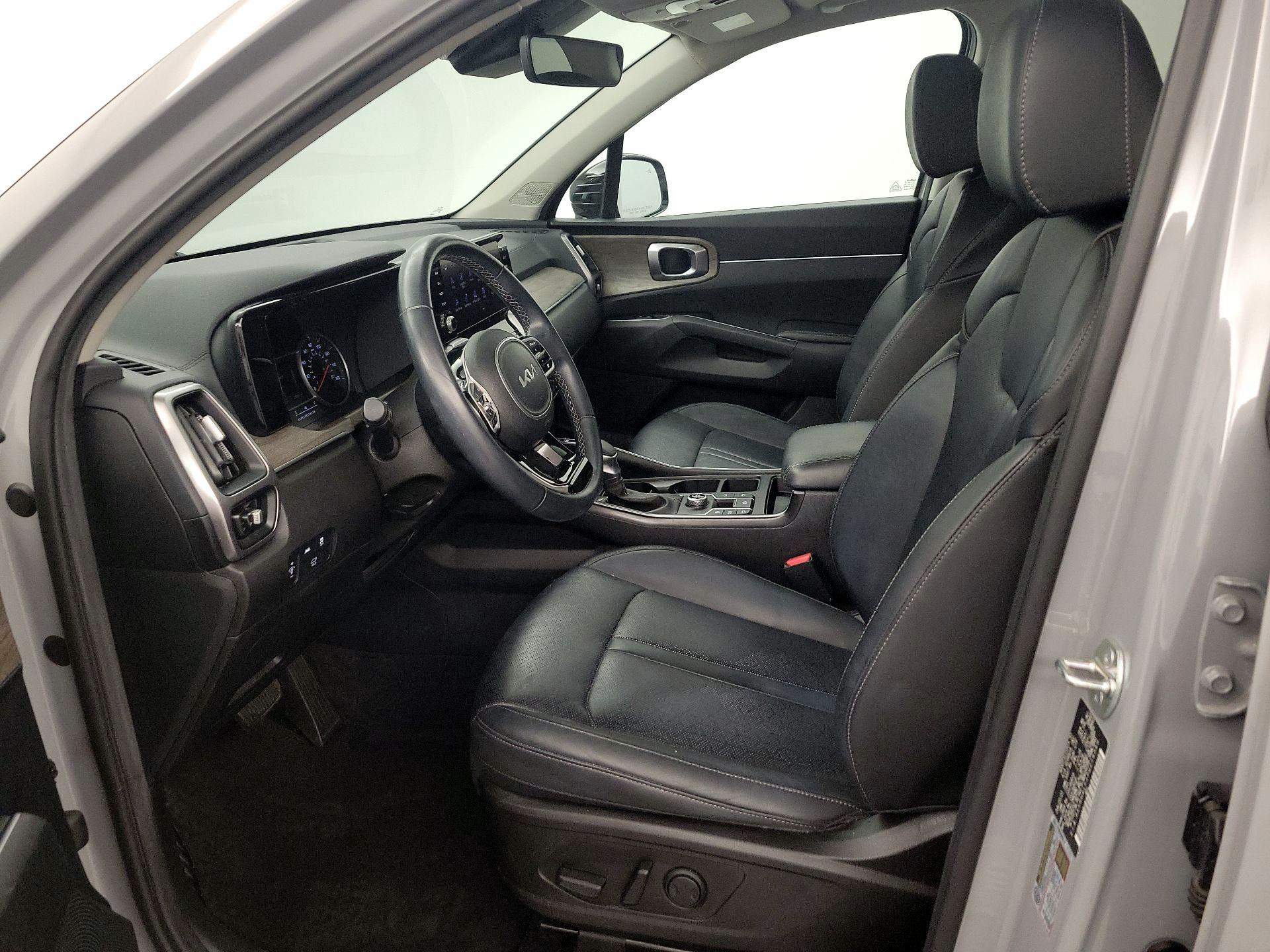 Thumbnail: 2023 Kia Sorento - 11