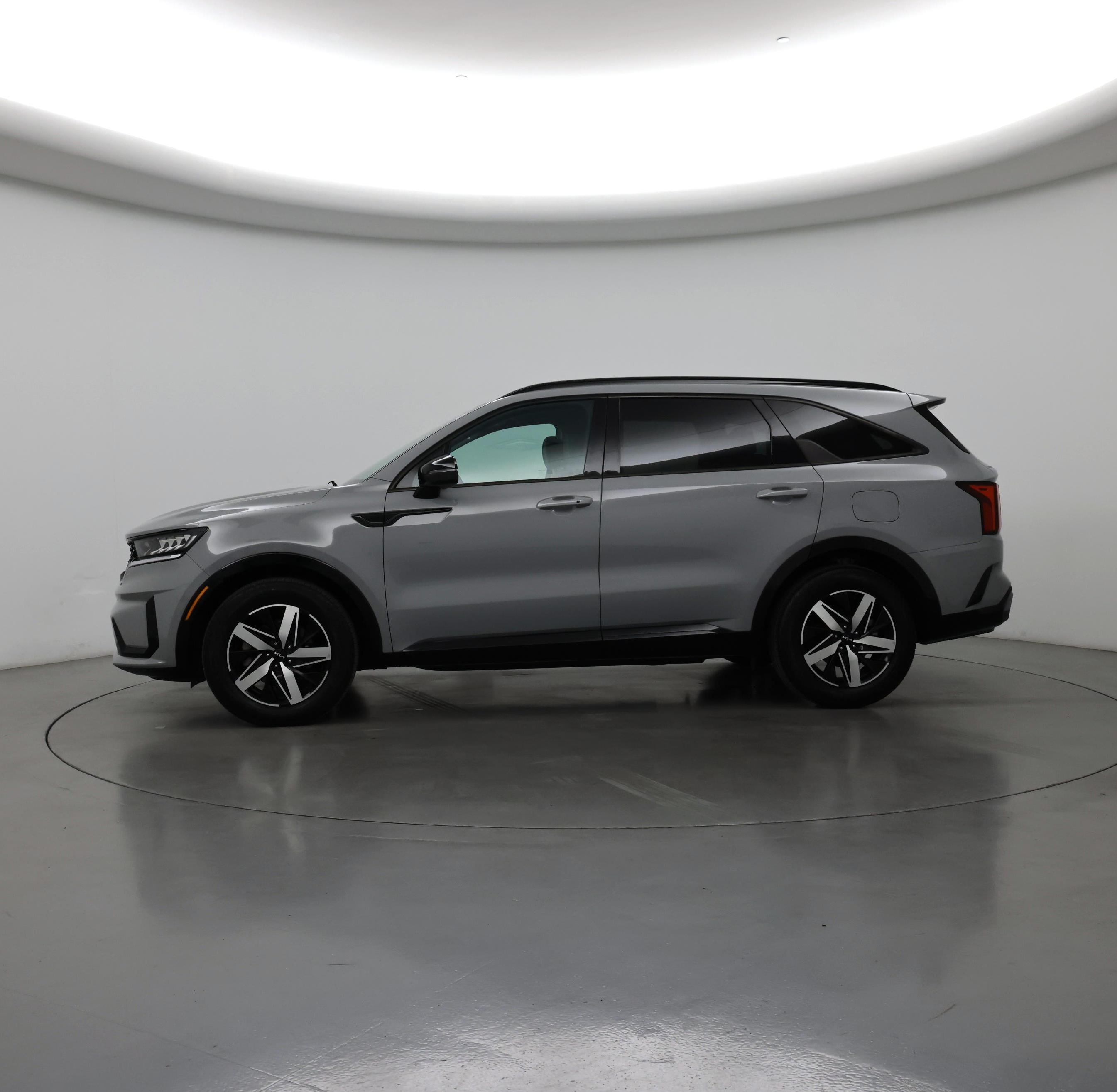 Thumbnail: 2023 Kia Sorento - 3