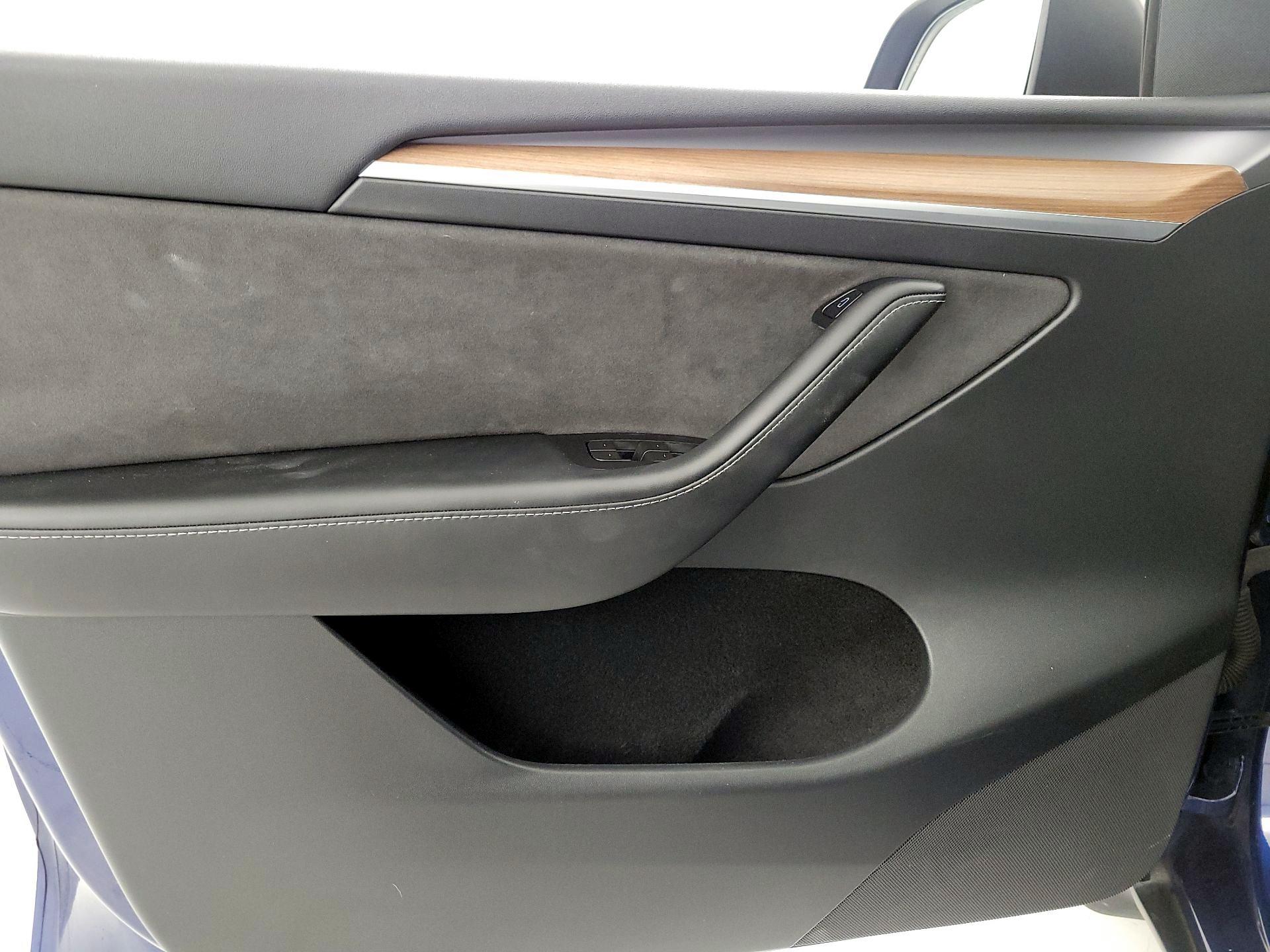 Thumbnail: 2023 Tesla Model Y - 12