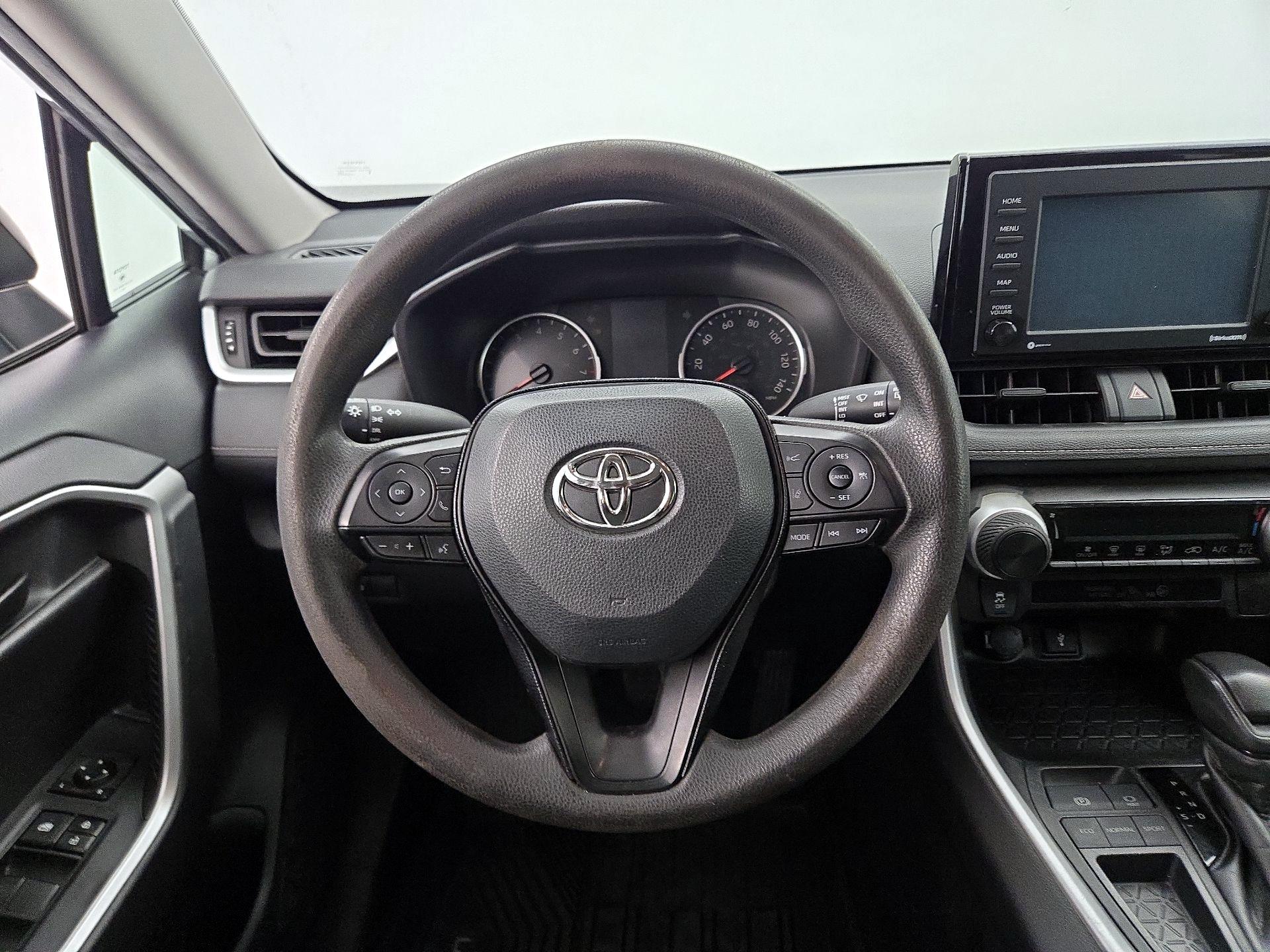 Thumbnail: 2020 Toyota RAV4 - 10