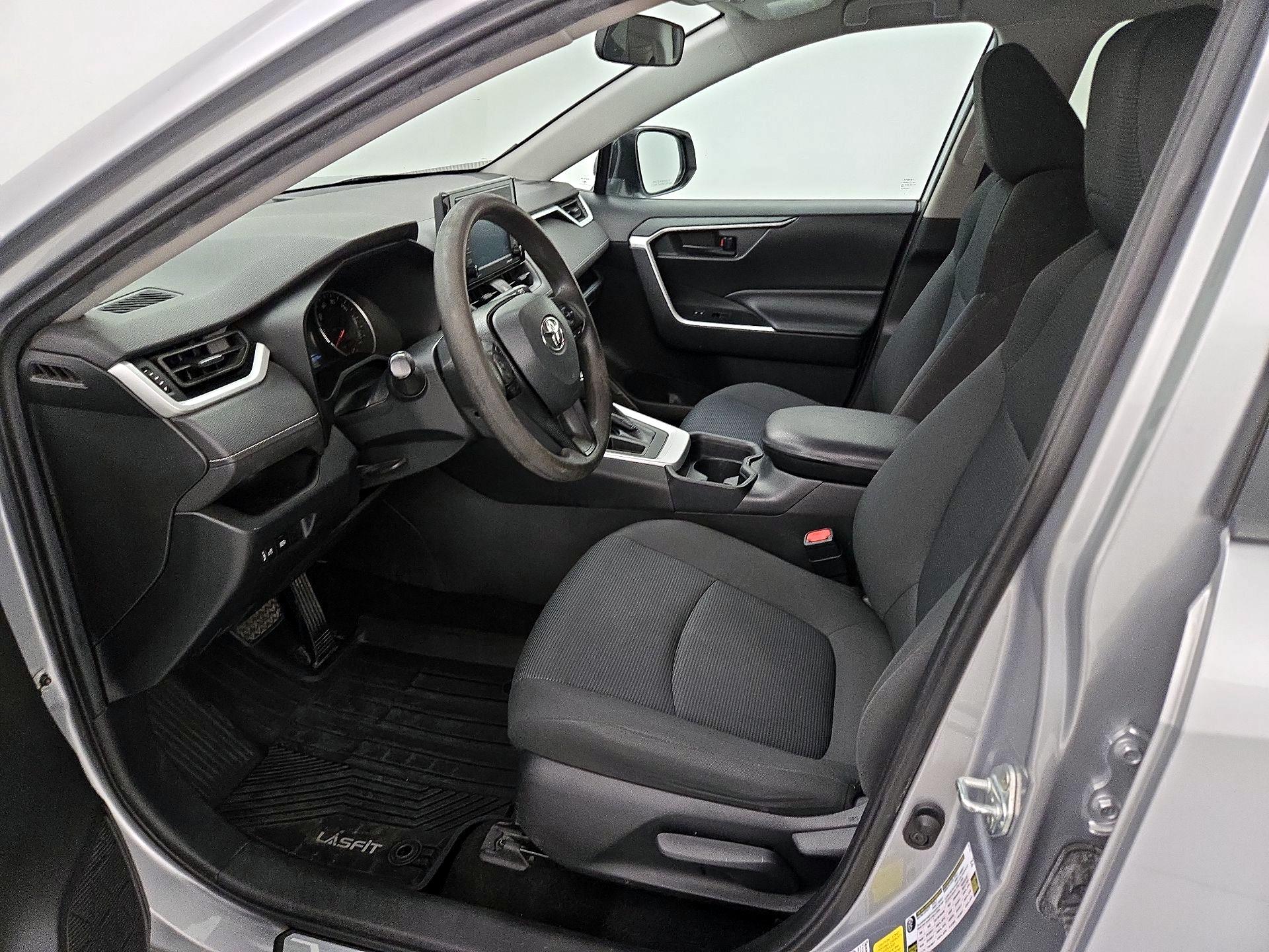 Thumbnail: 2020 Toyota RAV4 - 11