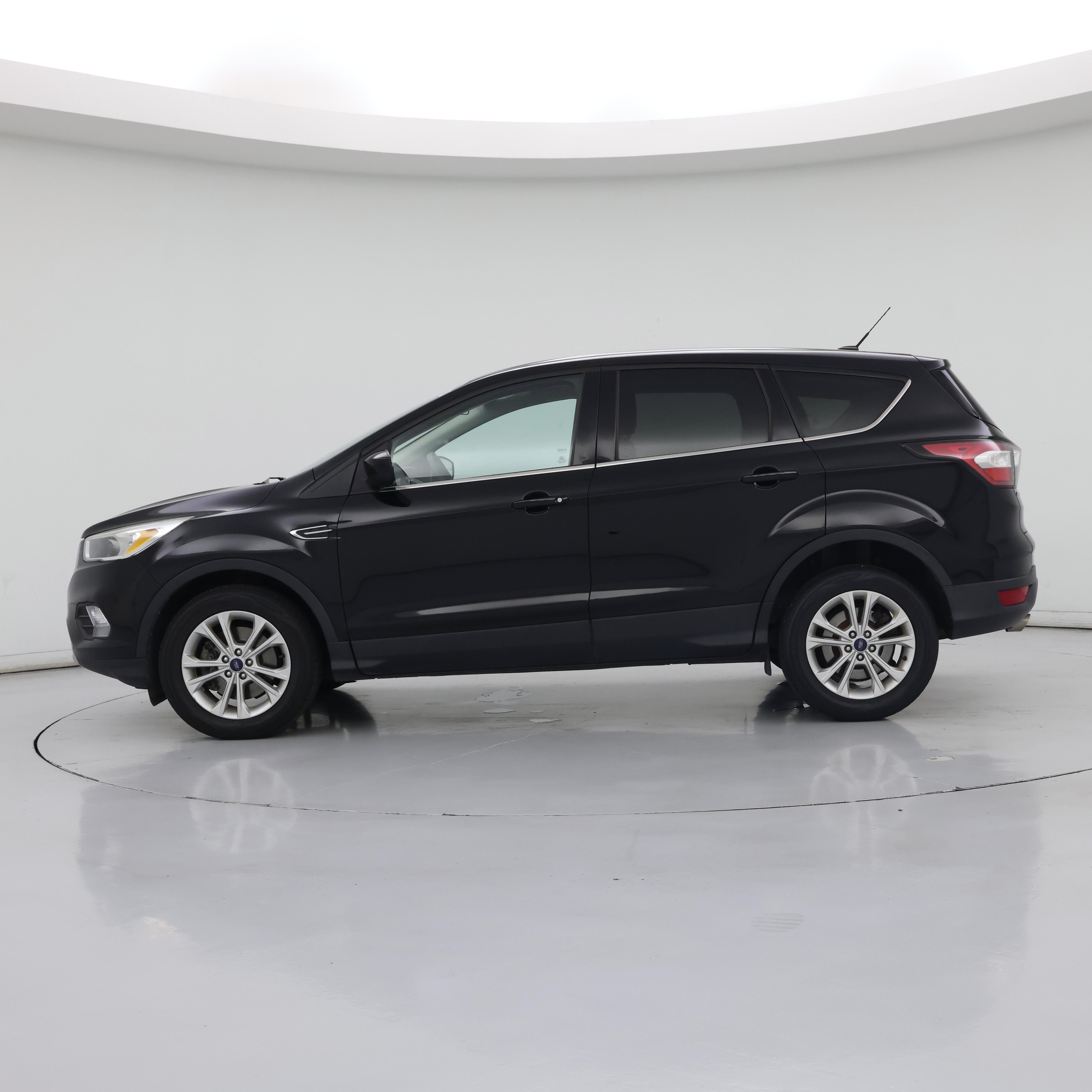 Thumbnail: 2017 Ford Escape - 3