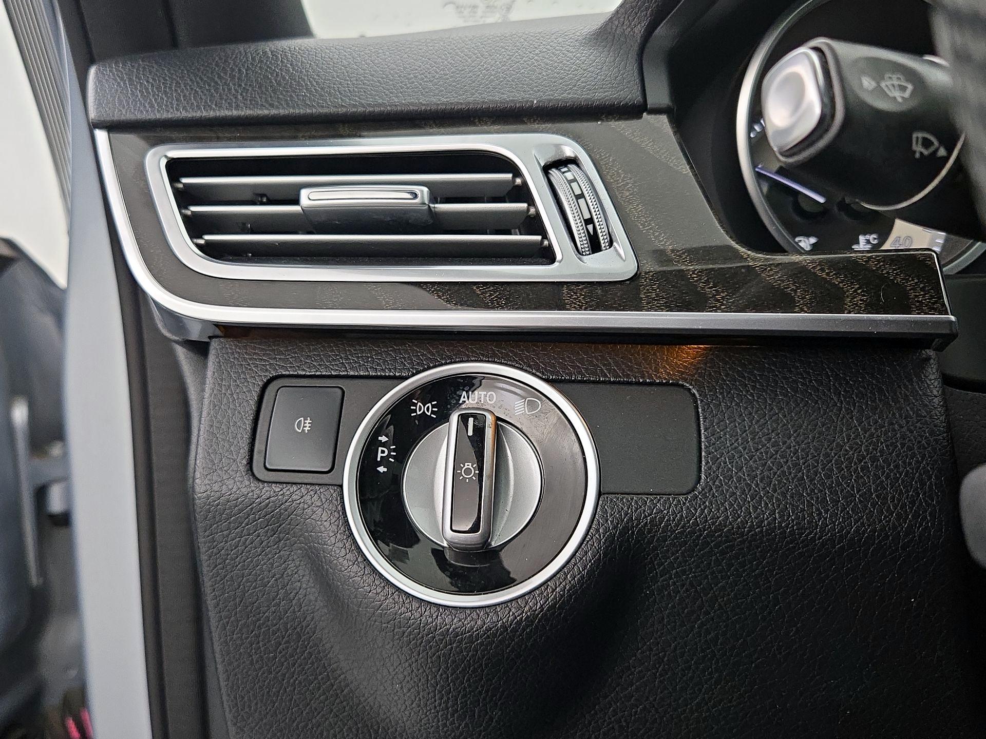 Thumbnail: 2016 Mercedes-Benz E-Class - 13