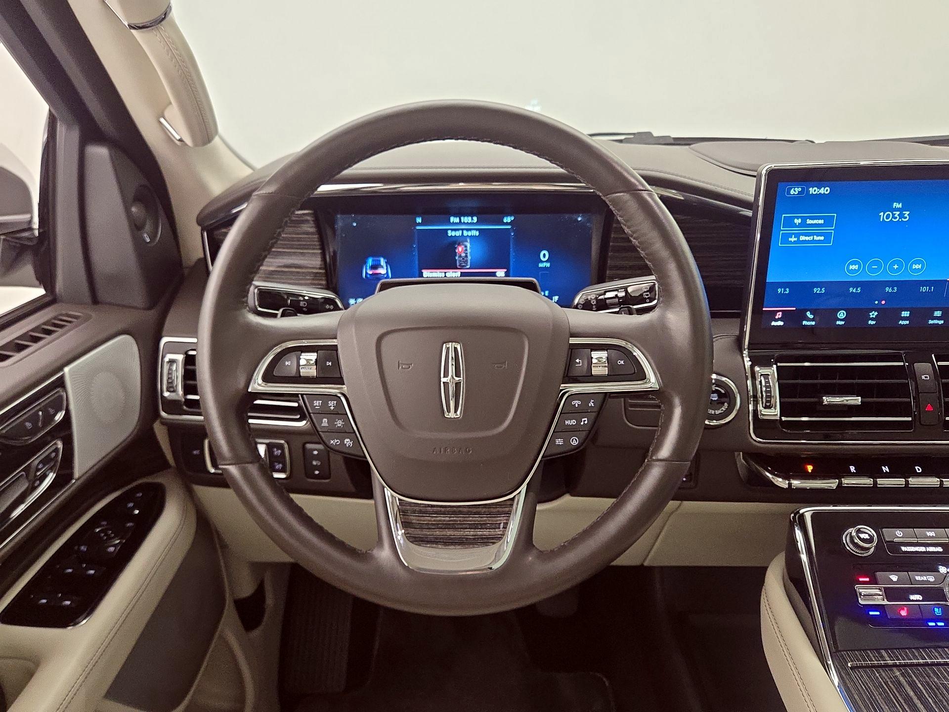 Thumbnail: 2022 Lincoln Navigator - 10