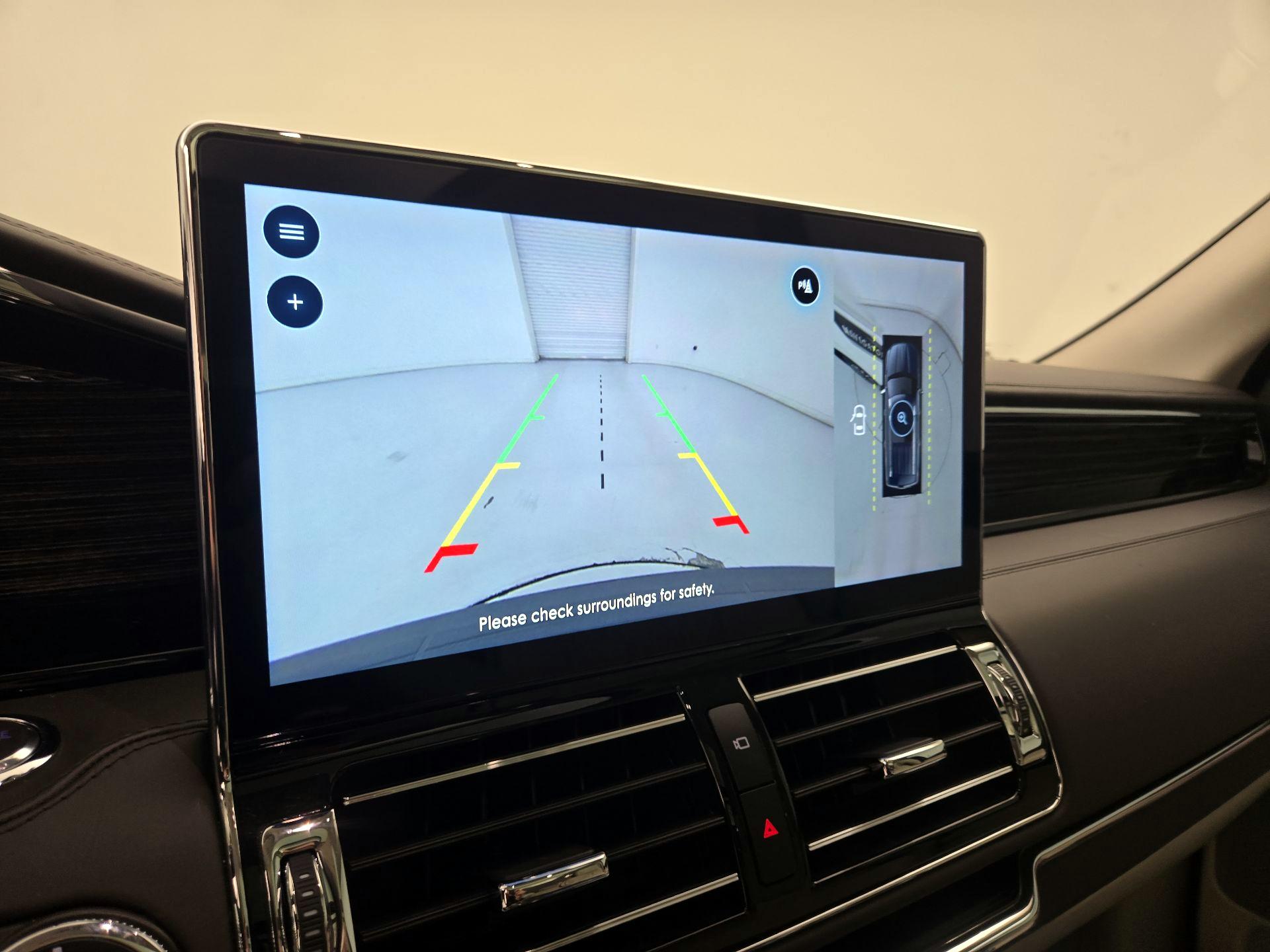 Thumbnail: 2022 Lincoln Navigator - 15