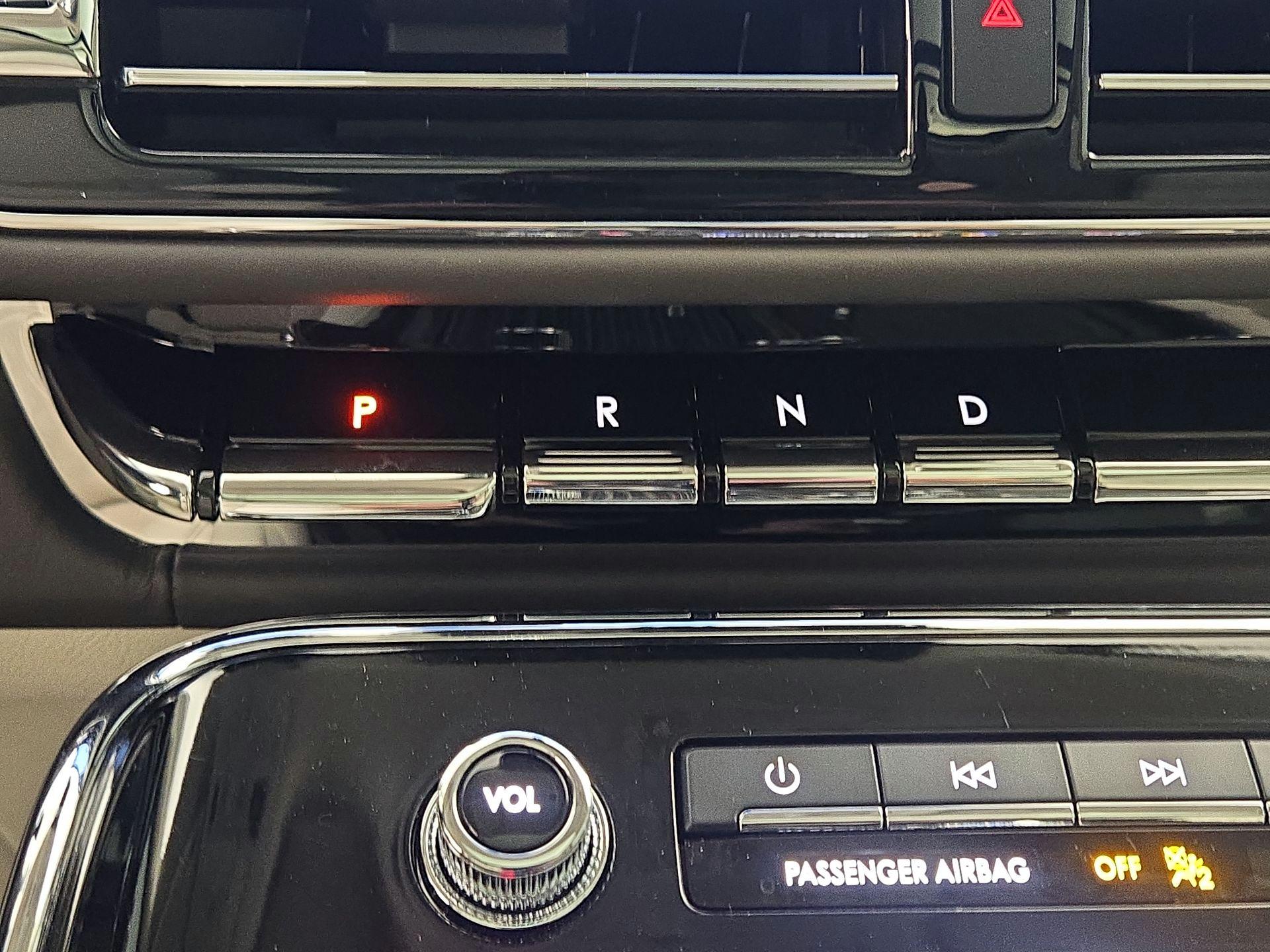 Thumbnail: 2022 Lincoln Navigator - 18