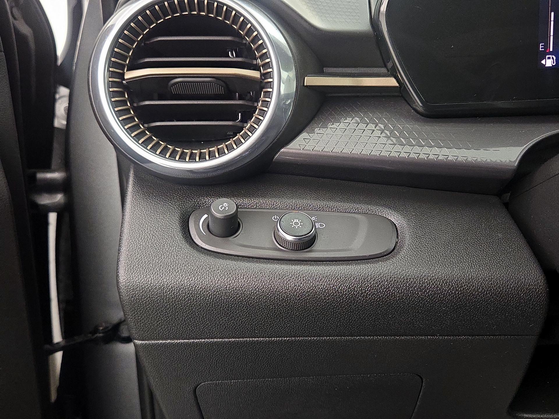 Thumbnail: 2025 Chevrolet Trax - 13