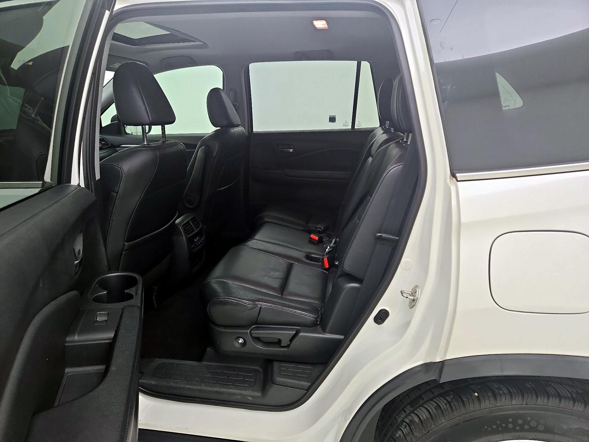 Thumbnail: 2018 Honda Pilot - 20