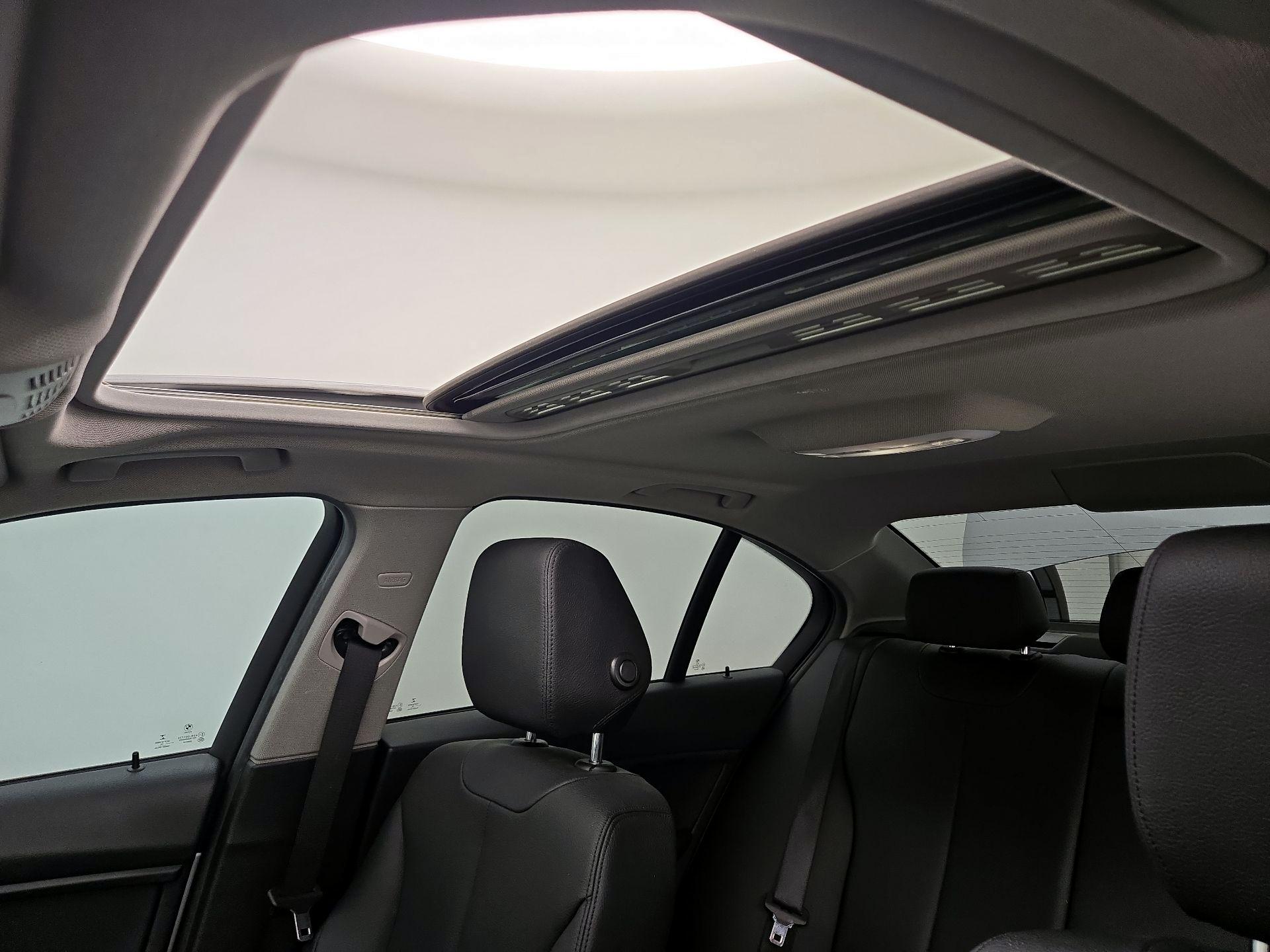 Thumbnail: 2015 BMW 3 Series - 19