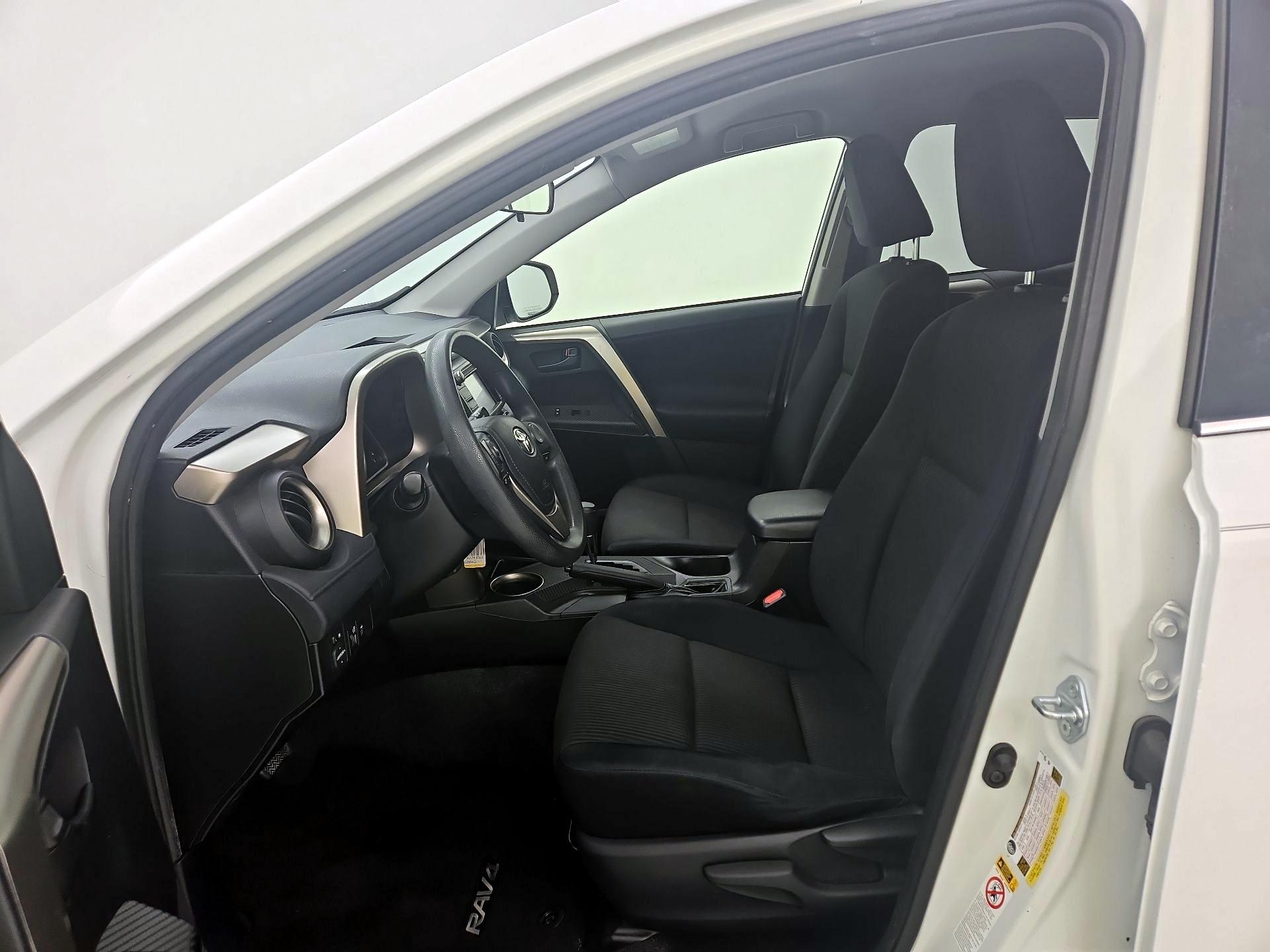 Thumbnail: 2014 Toyota RAV4 - 11