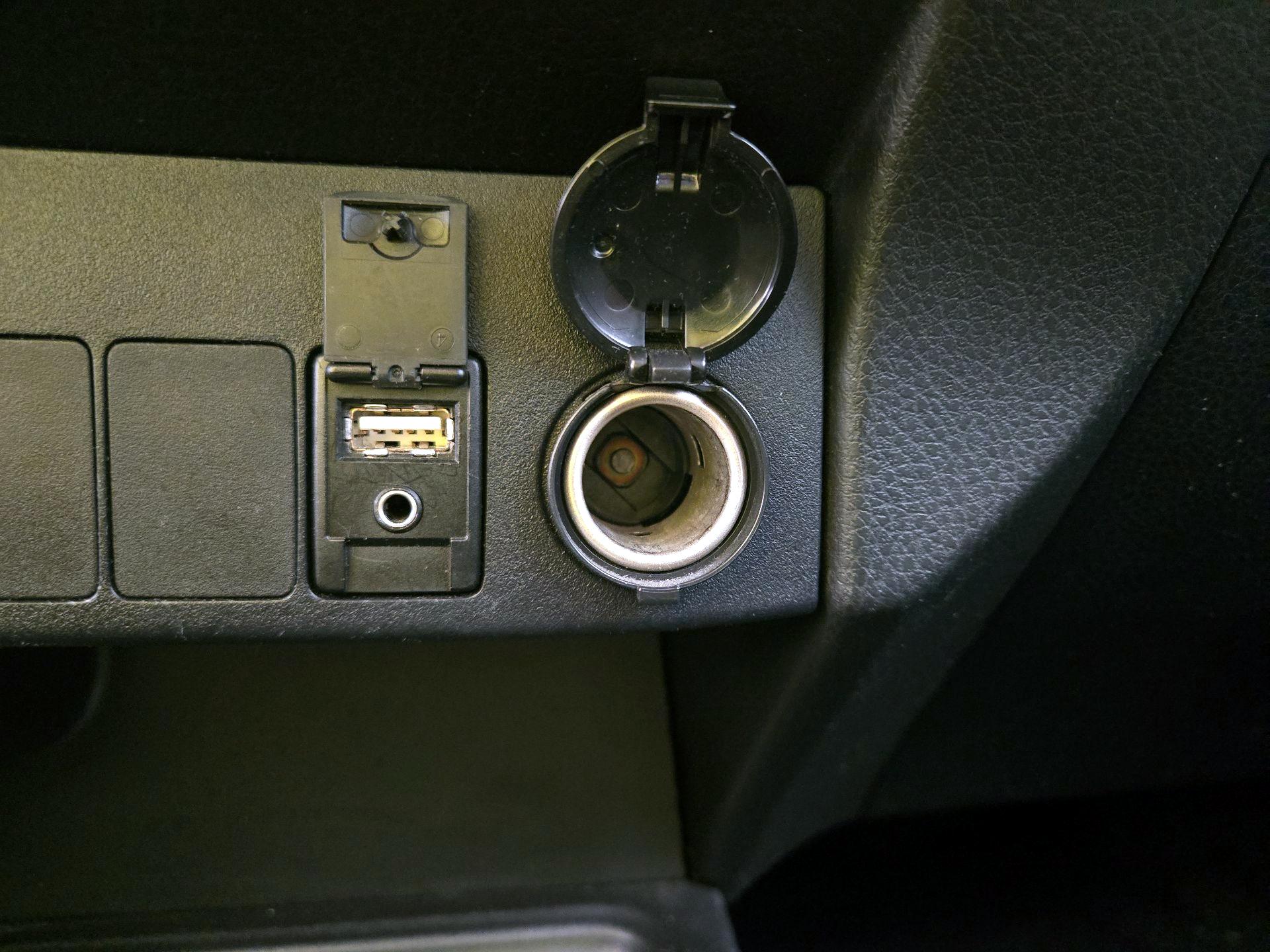 Thumbnail: 2014 Toyota RAV4 - 18