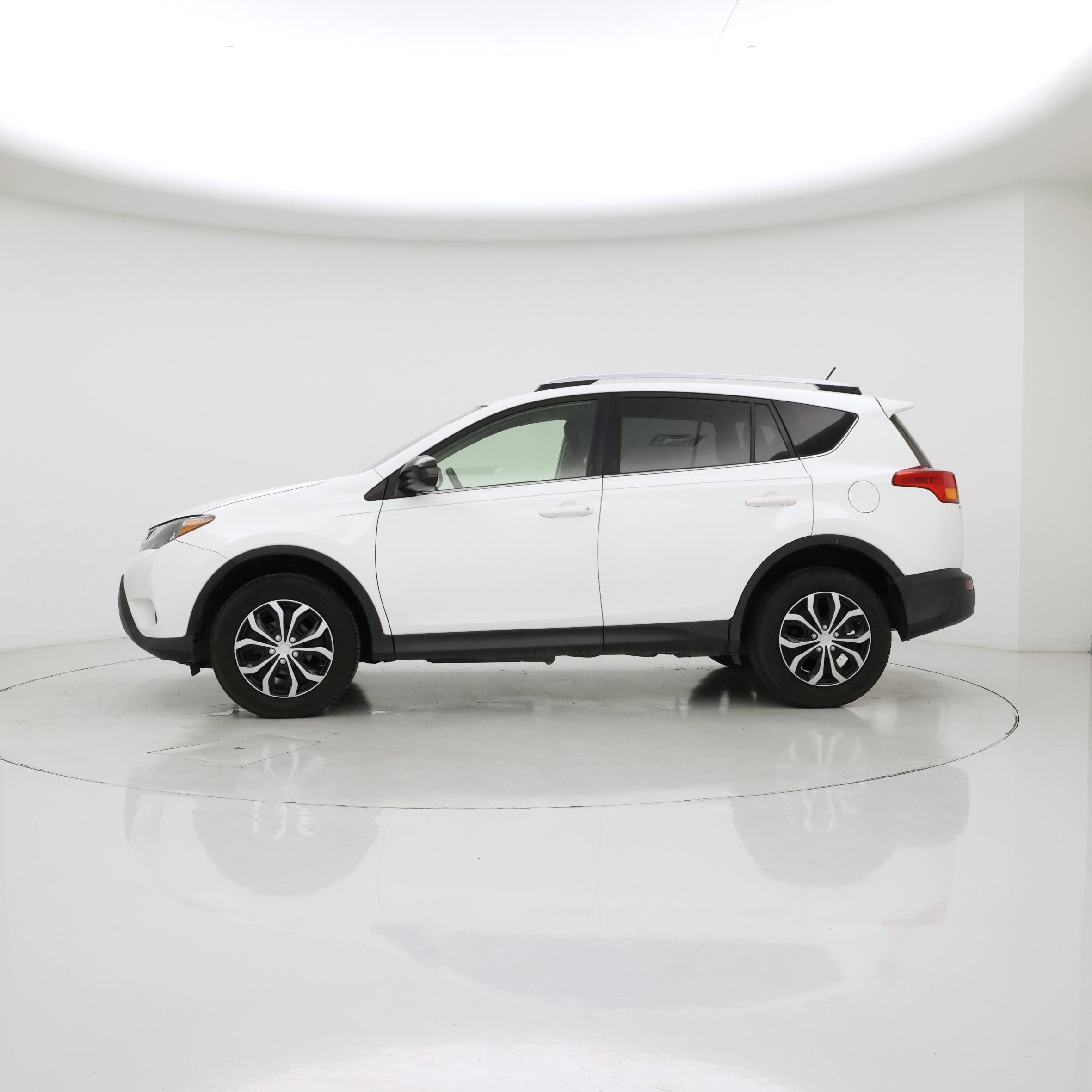 Thumbnail: 2014 Toyota RAV4 - 3