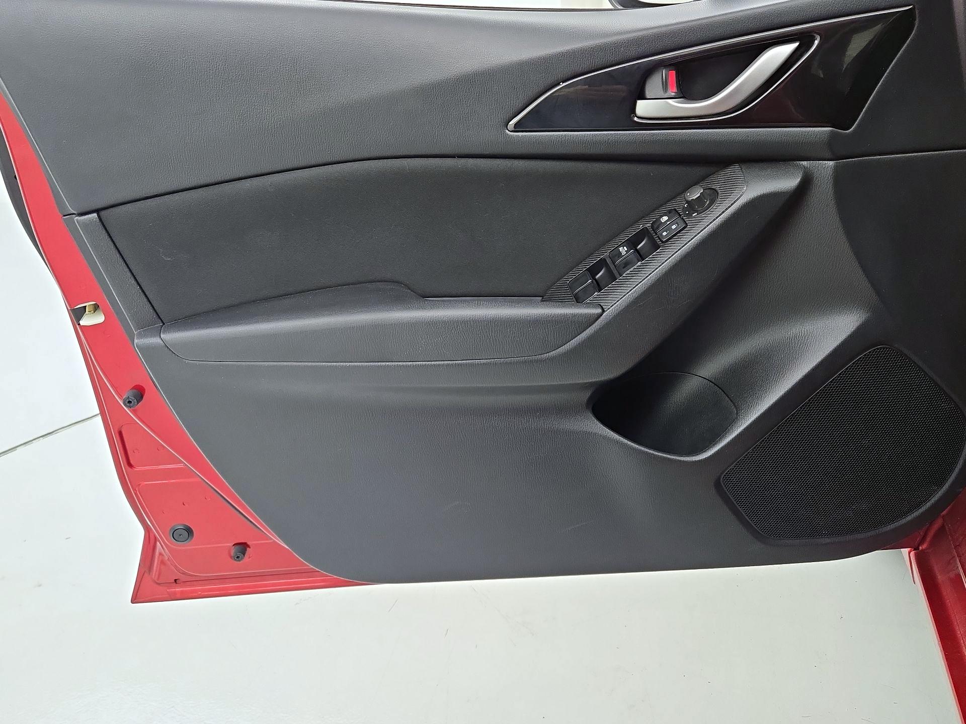 Thumbnail: 2016 Mazda Mazda3 - 12