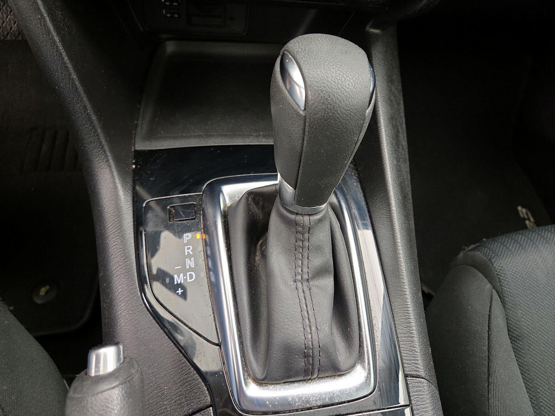Thumbnail: 2016 Mazda Mazda3 - 17