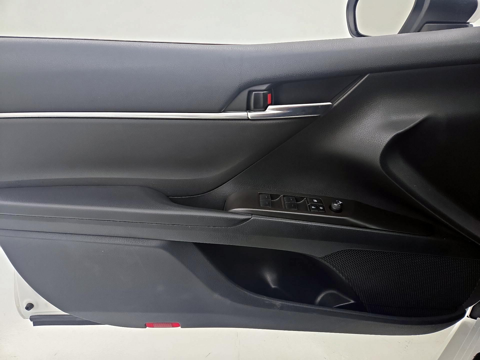 Thumbnail: 2023 Toyota Camry - 12