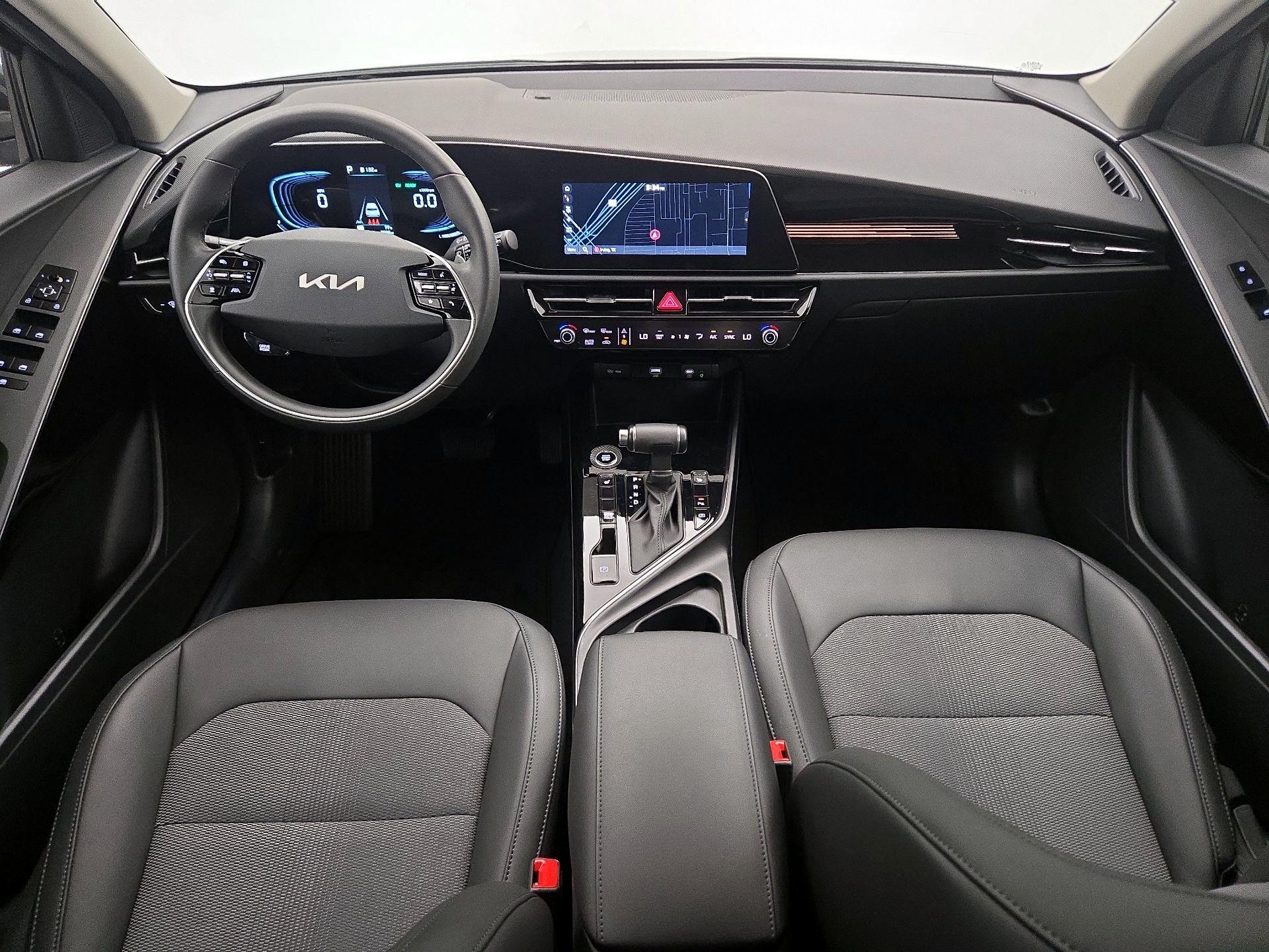 Thumbnail: 2025 Kia Niro - 9