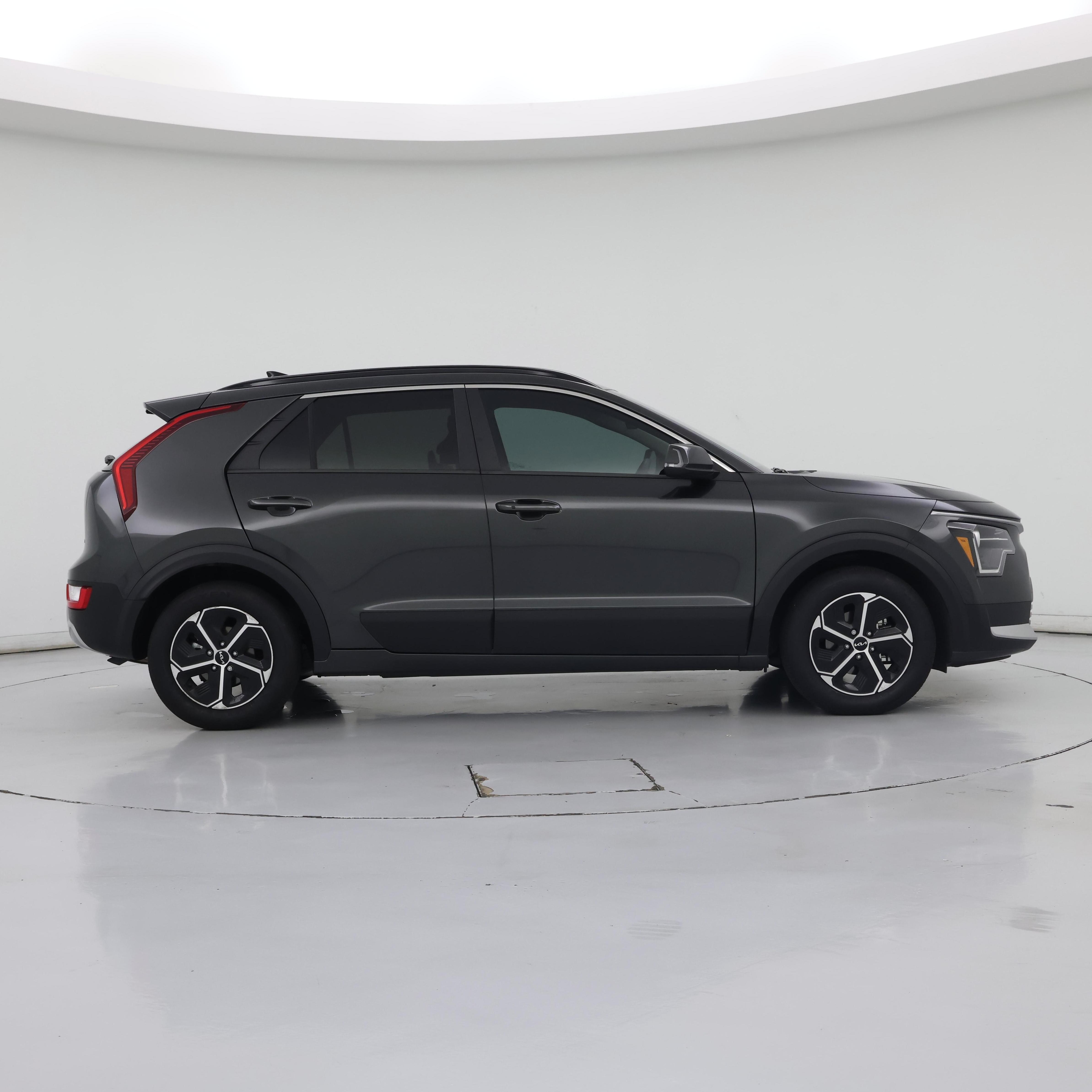 Thumbnail: 2025 Kia Niro - 7