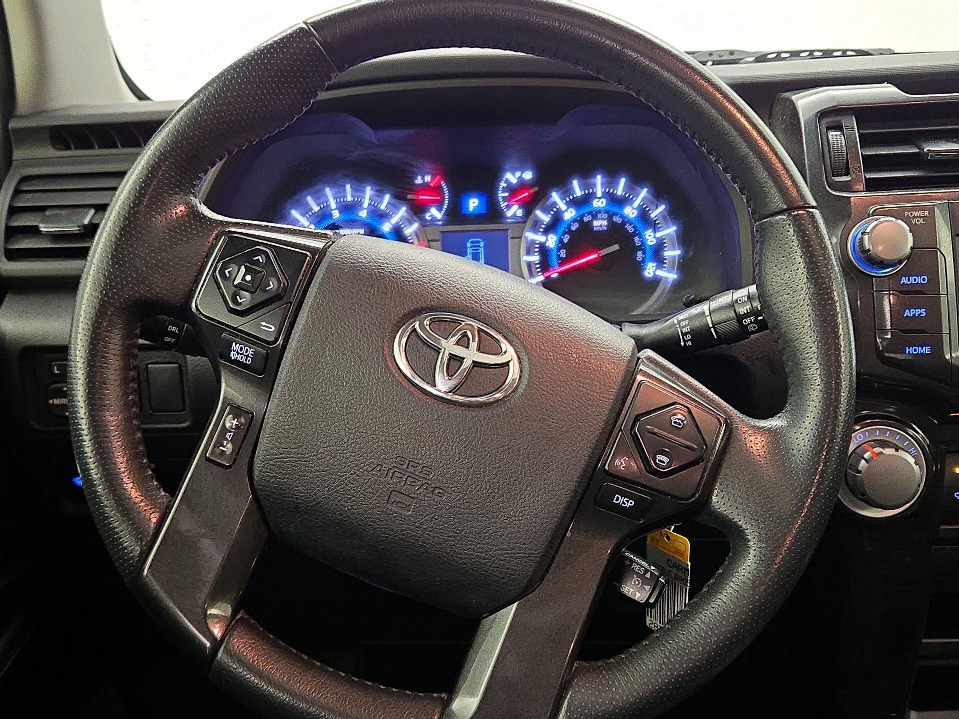 Thumbnail: 2016 Toyota 4Runner - 10