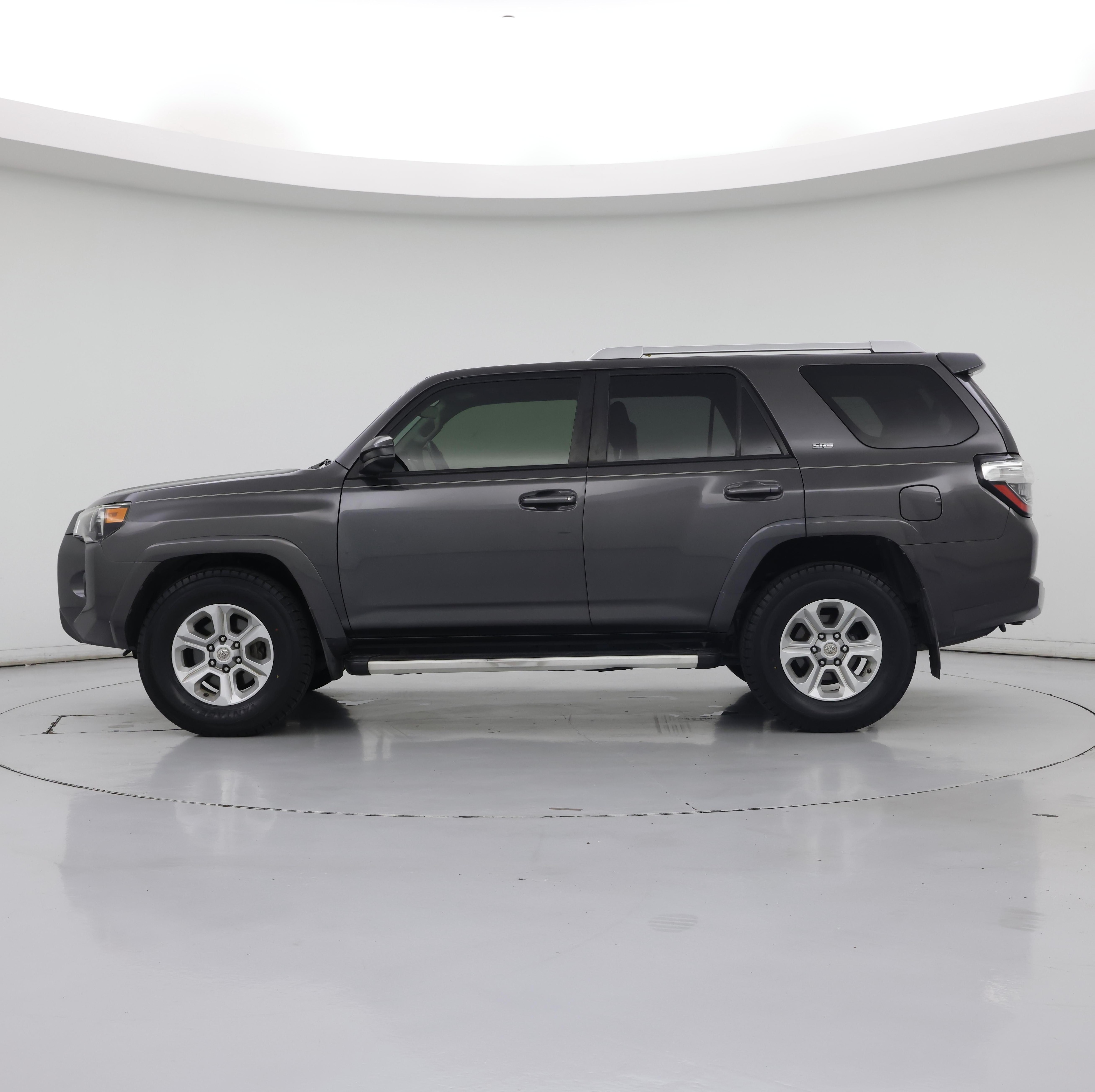 Thumbnail: 2017 Toyota 4Runner - 3
