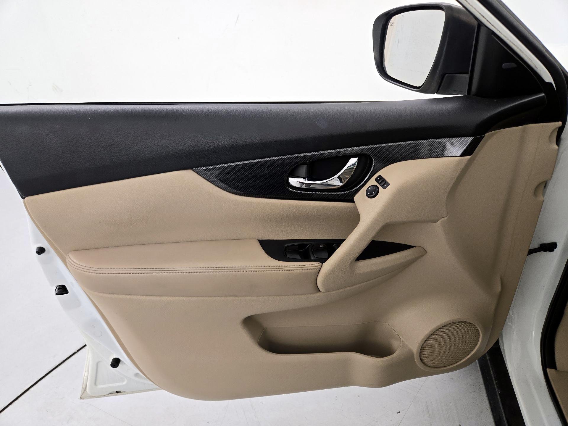 Thumbnail: 2014 Nissan Rogue - 12