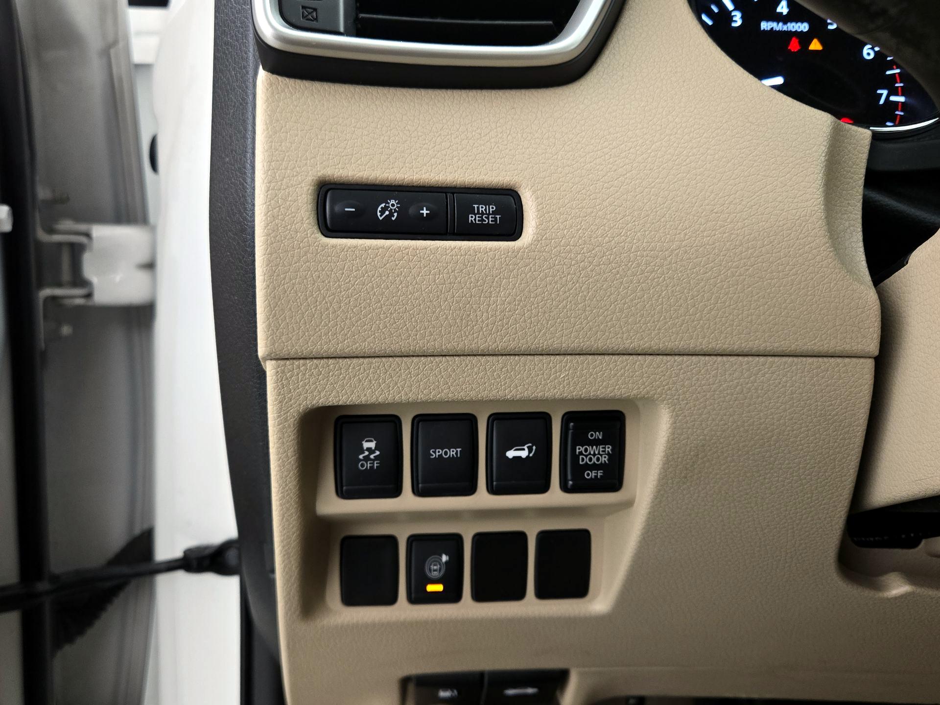 Thumbnail: 2014 Nissan Rogue - 13