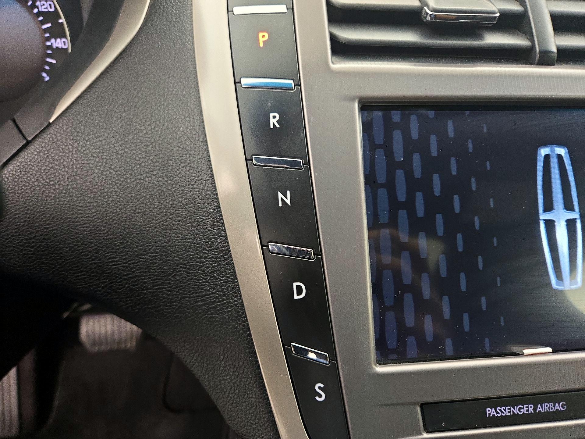 Thumbnail: 2017 Lincoln MKZ - 18
