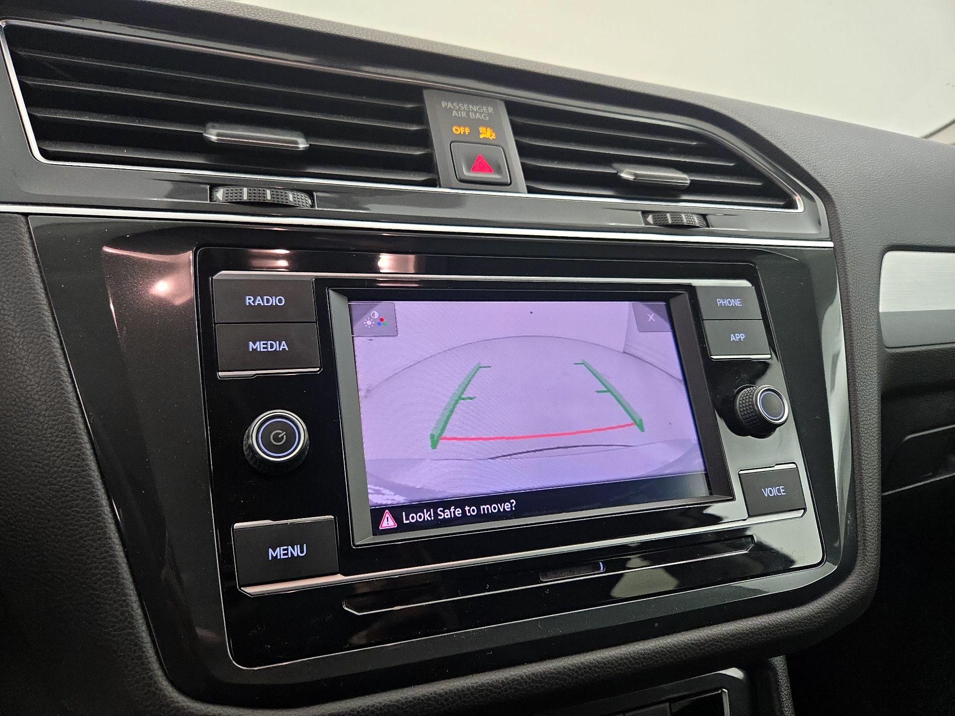 Thumbnail: 2020 Volkswagen Tiguan - 14