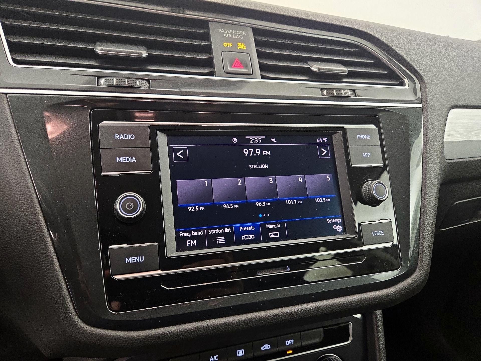 Thumbnail: 2020 Volkswagen Tiguan - 15
