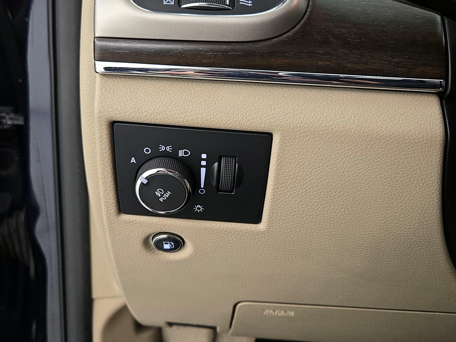 Thumbnail: 2014 Jeep Grand Cherokee - 13