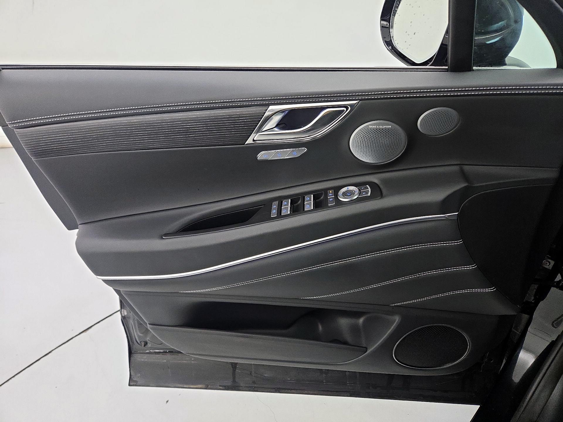 Thumbnail: 2025 Genesis GV80 - 12