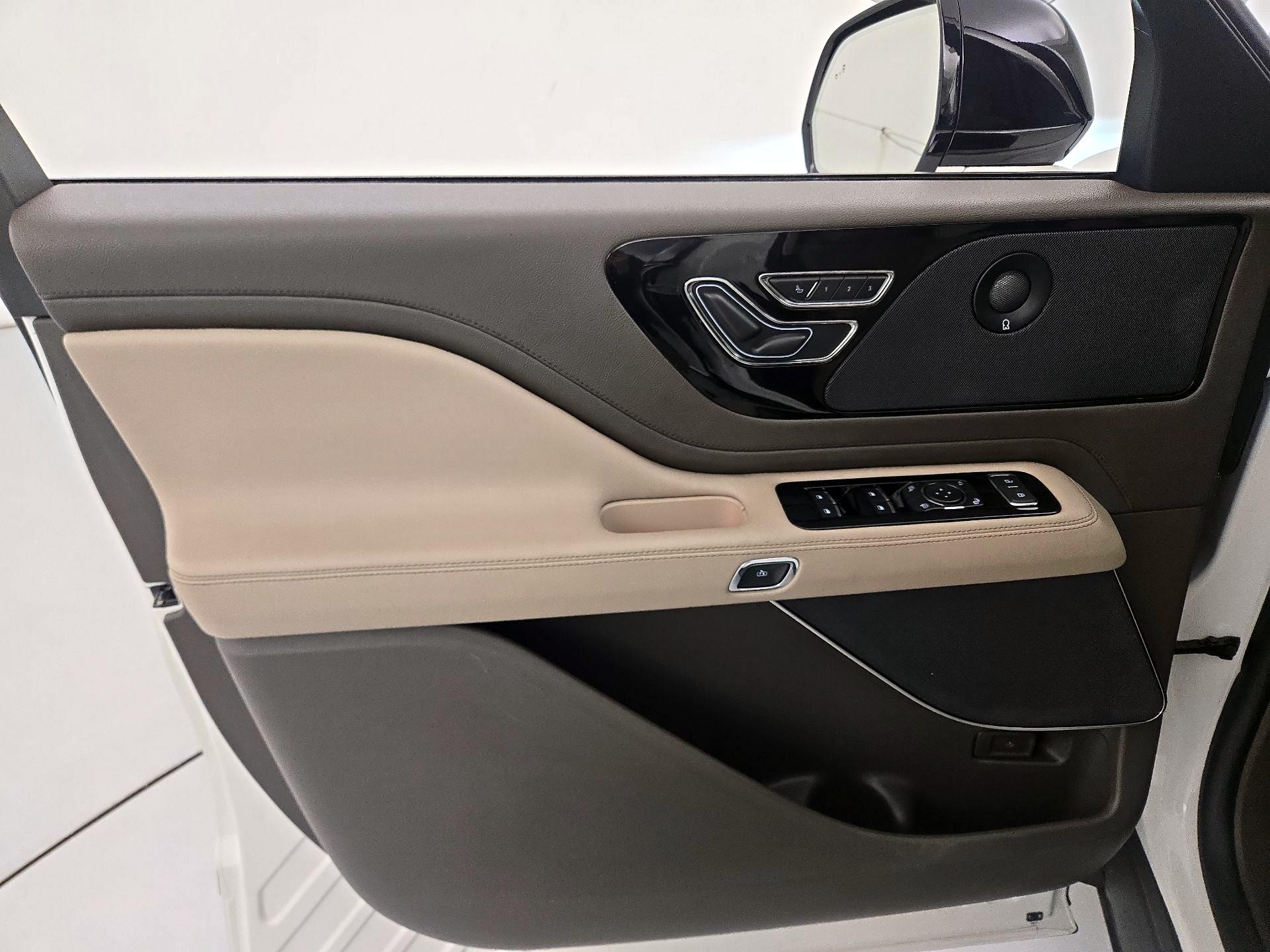 Thumbnail: 2024 Lincoln Aviator - 12