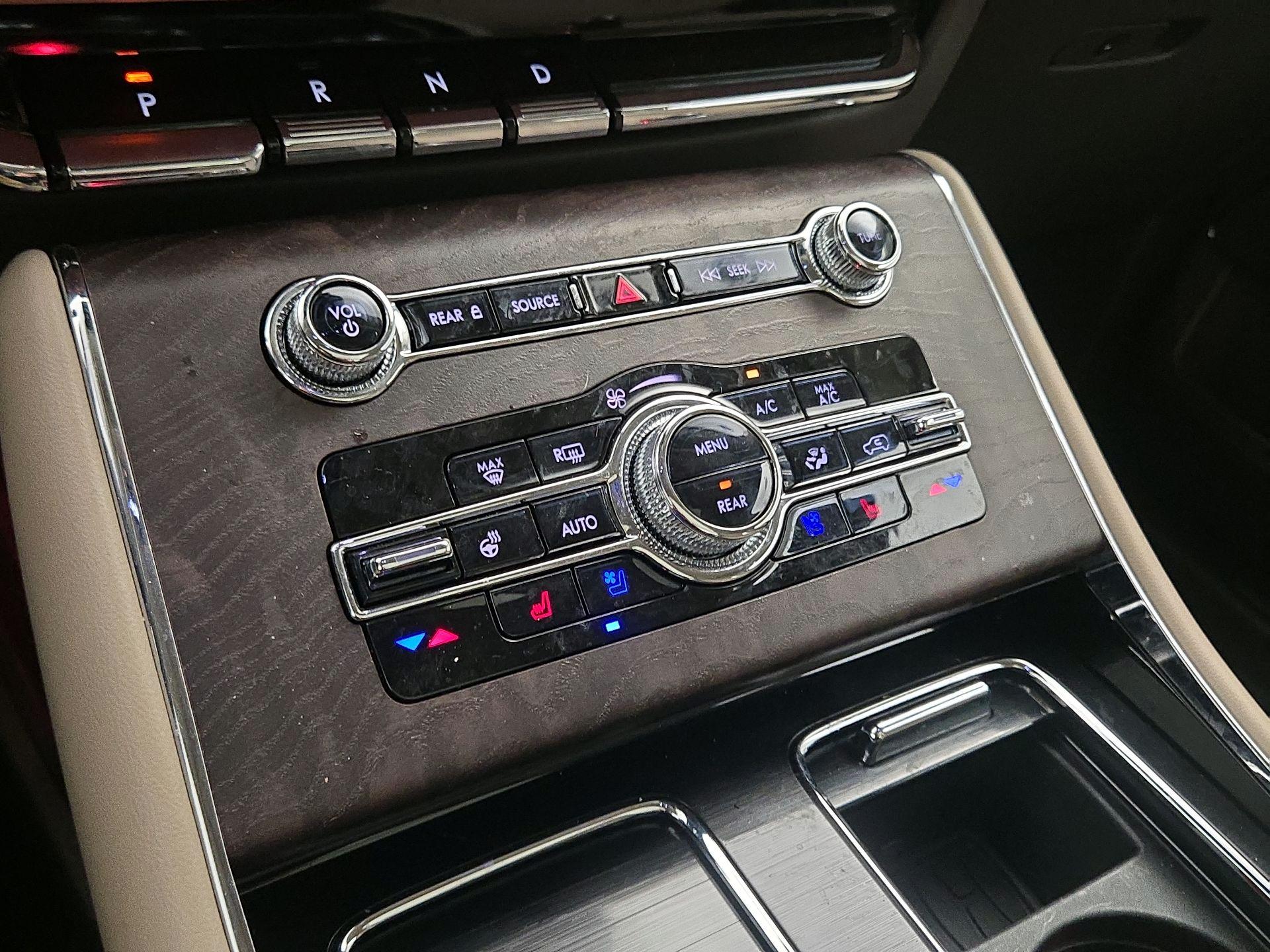 Thumbnail: 2024 Lincoln Aviator - 17