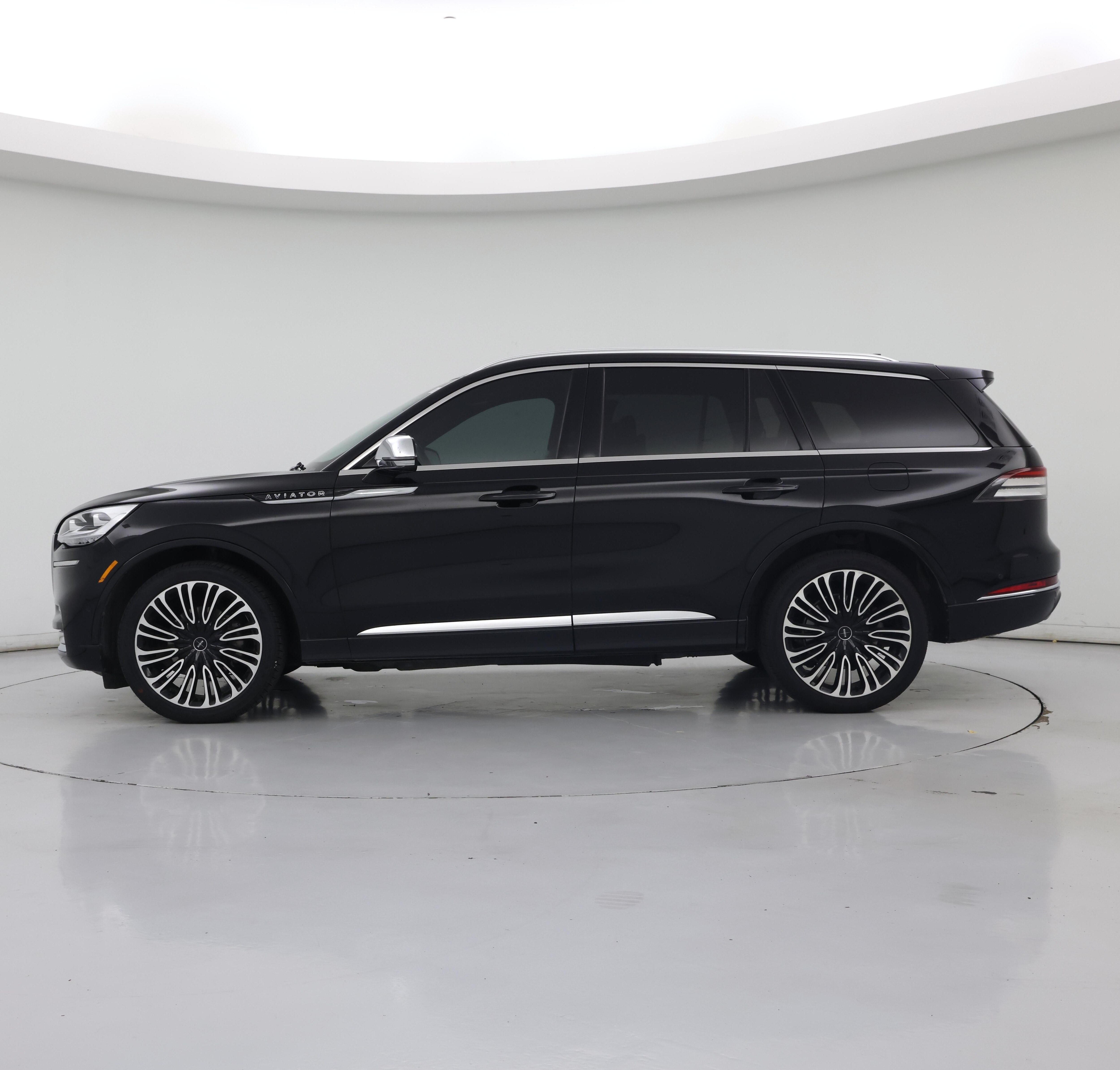 Thumbnail: 2022 Lincoln Aviator - 3