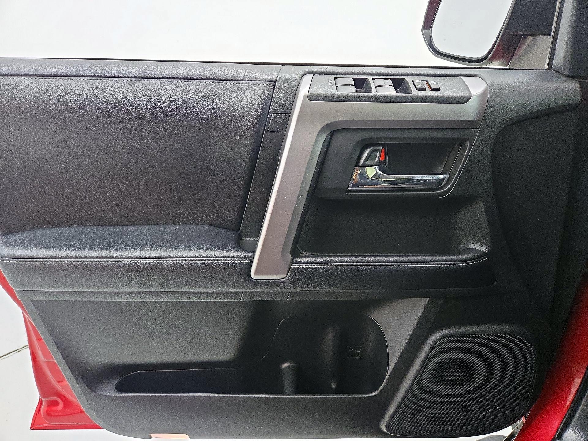 Thumbnail: 2019 Toyota 4Runner - 12