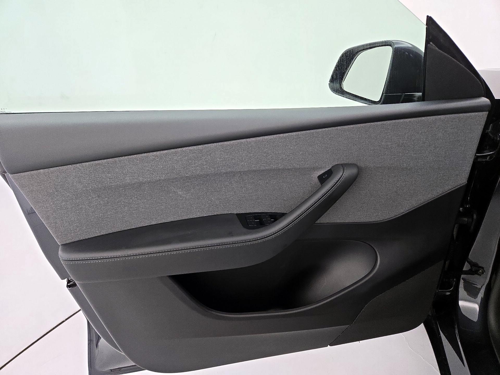 Thumbnail: 2026 Tesla Model Y - 12