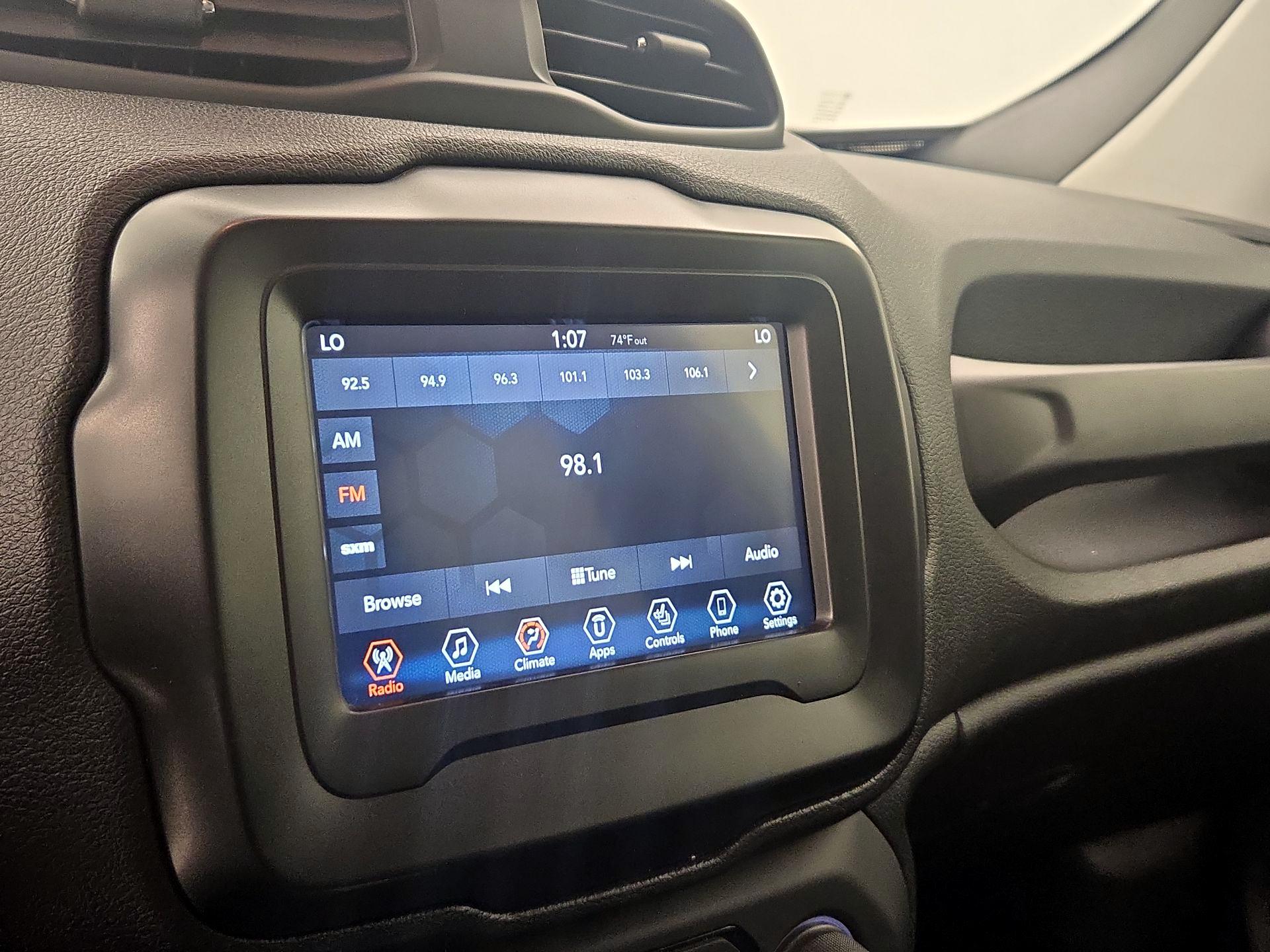 Thumbnail: 2018 Jeep Renegade - 15