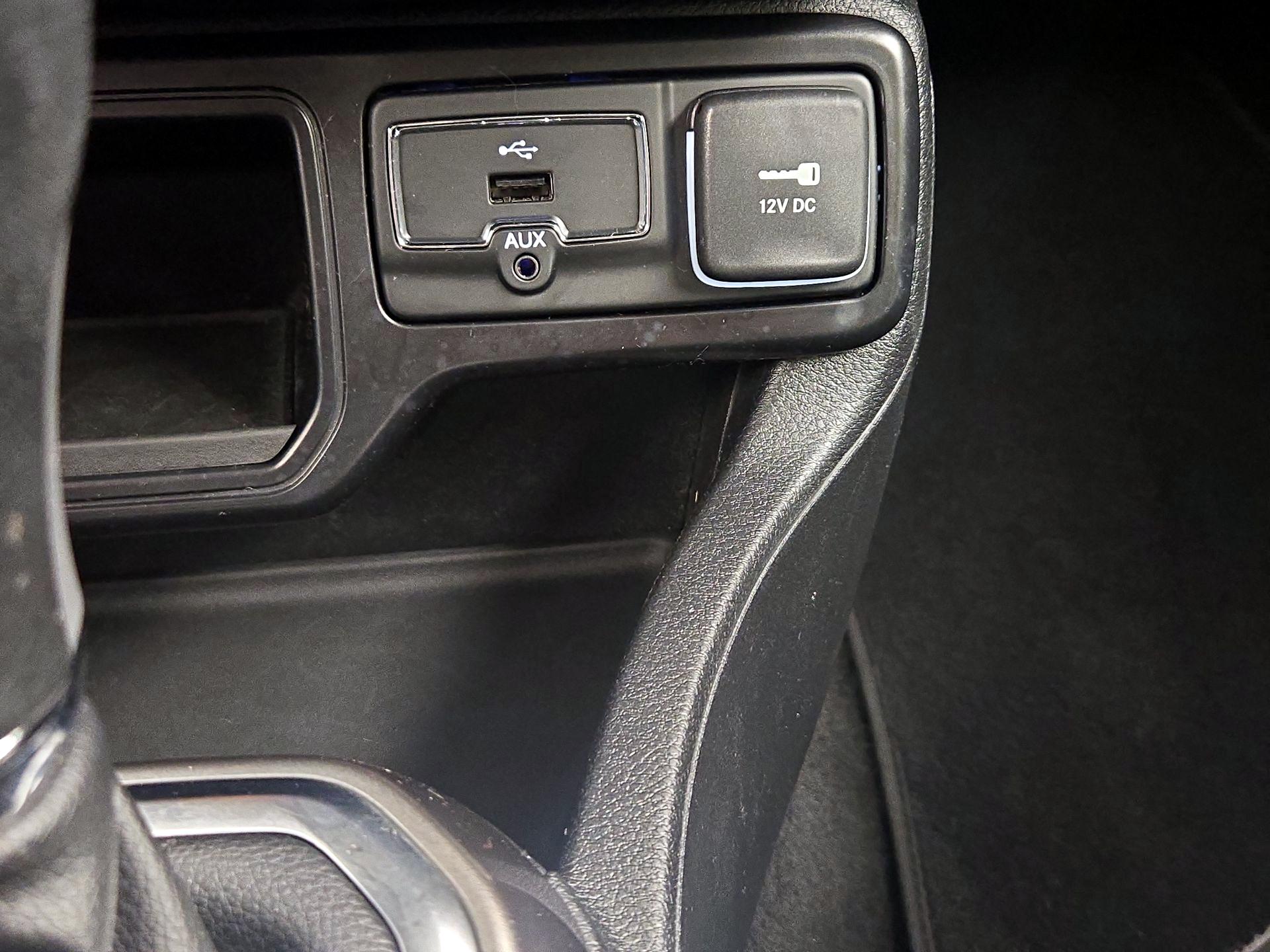 Thumbnail: 2018 Jeep Renegade - 18