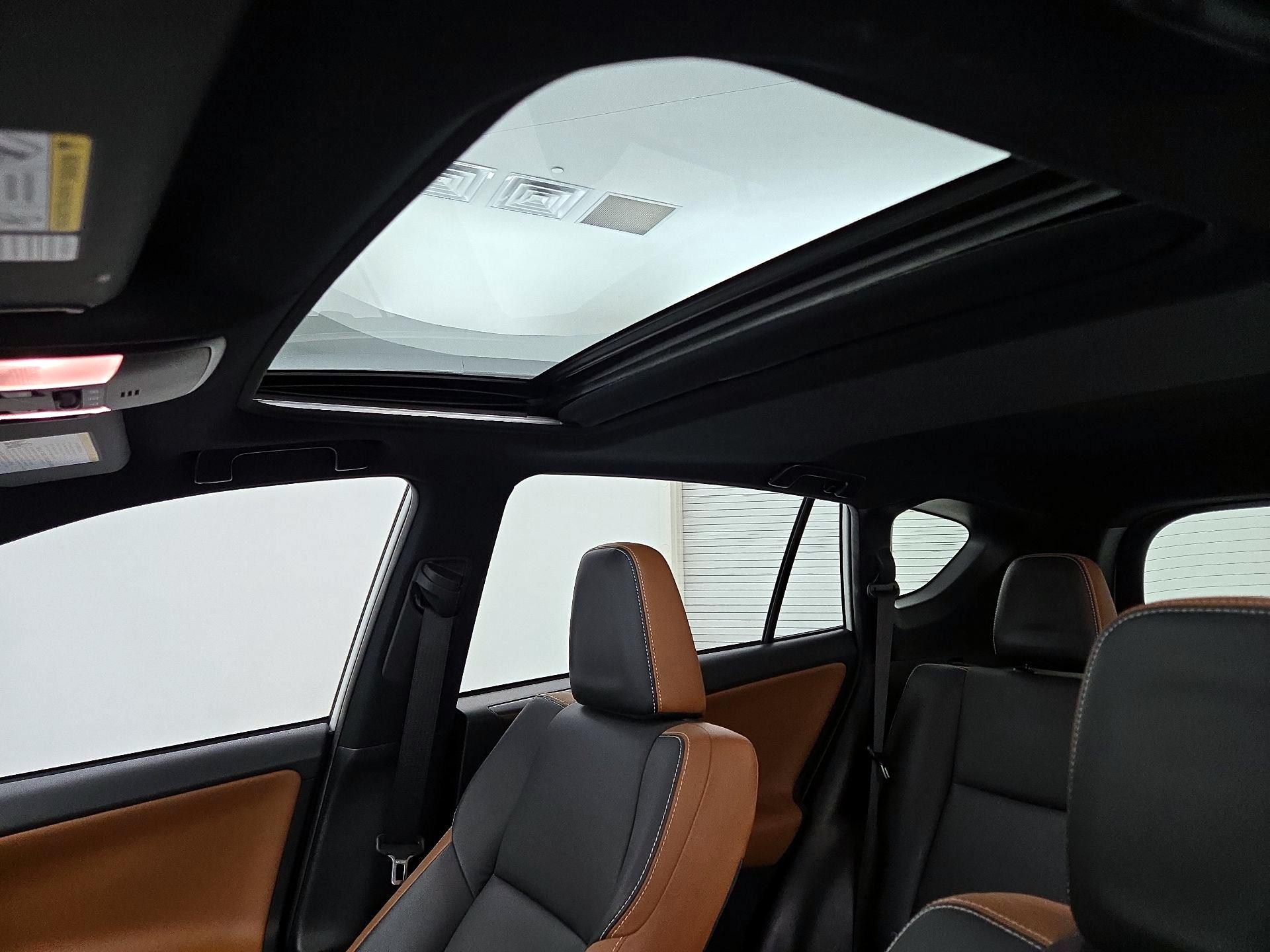 Thumbnail: 2016 Toyota RAV4 - 19