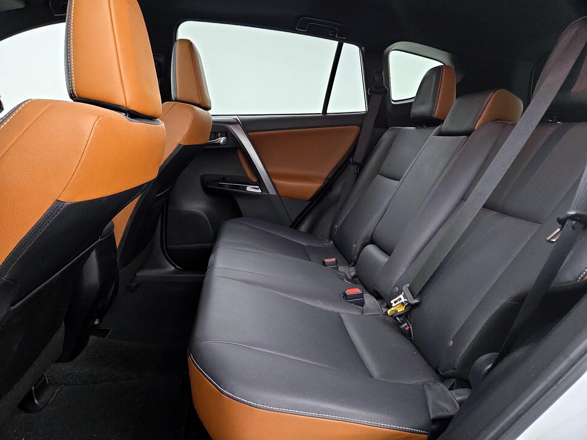 Thumbnail: 2016 Toyota RAV4 - 20