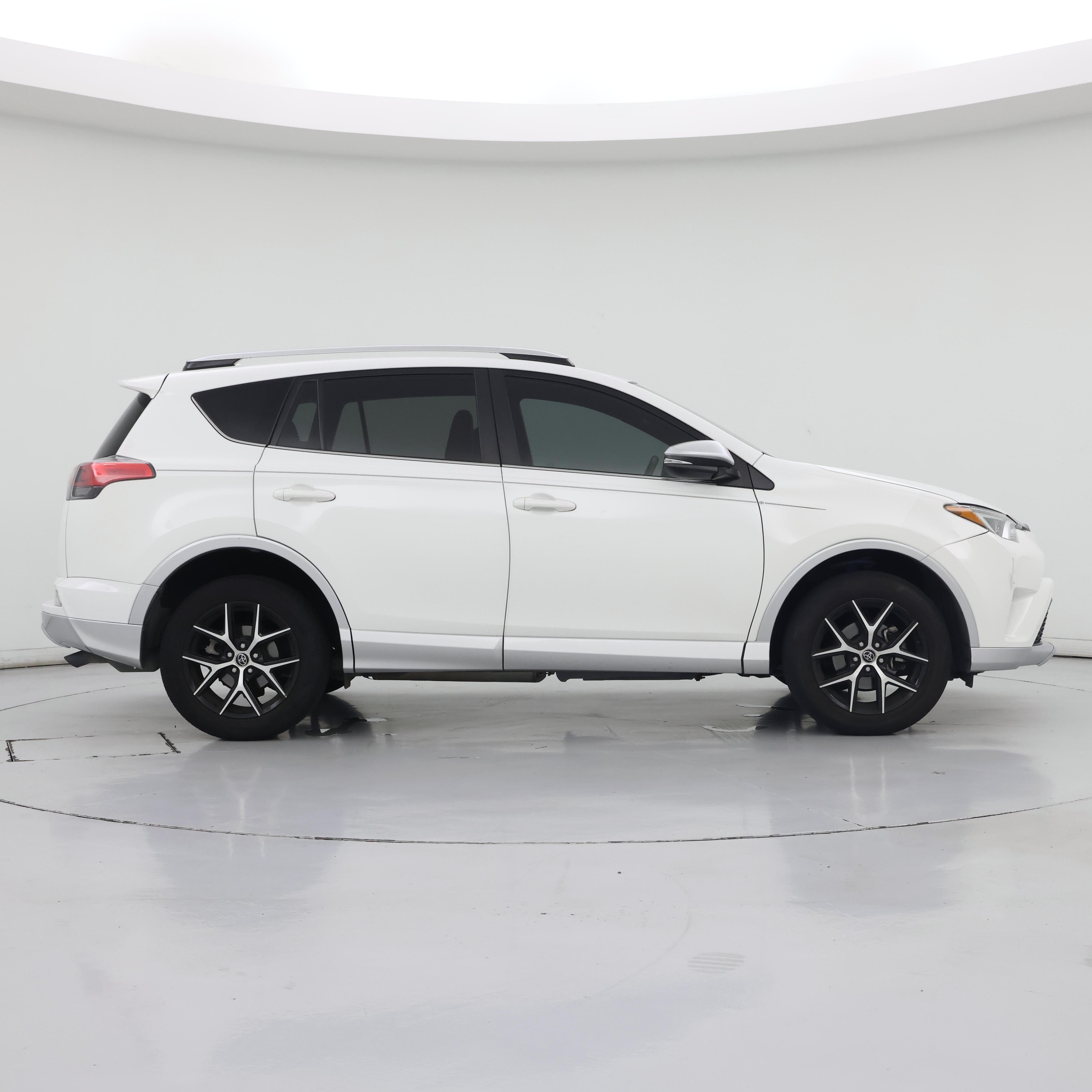 Thumbnail: 2016 Toyota RAV4 - 7