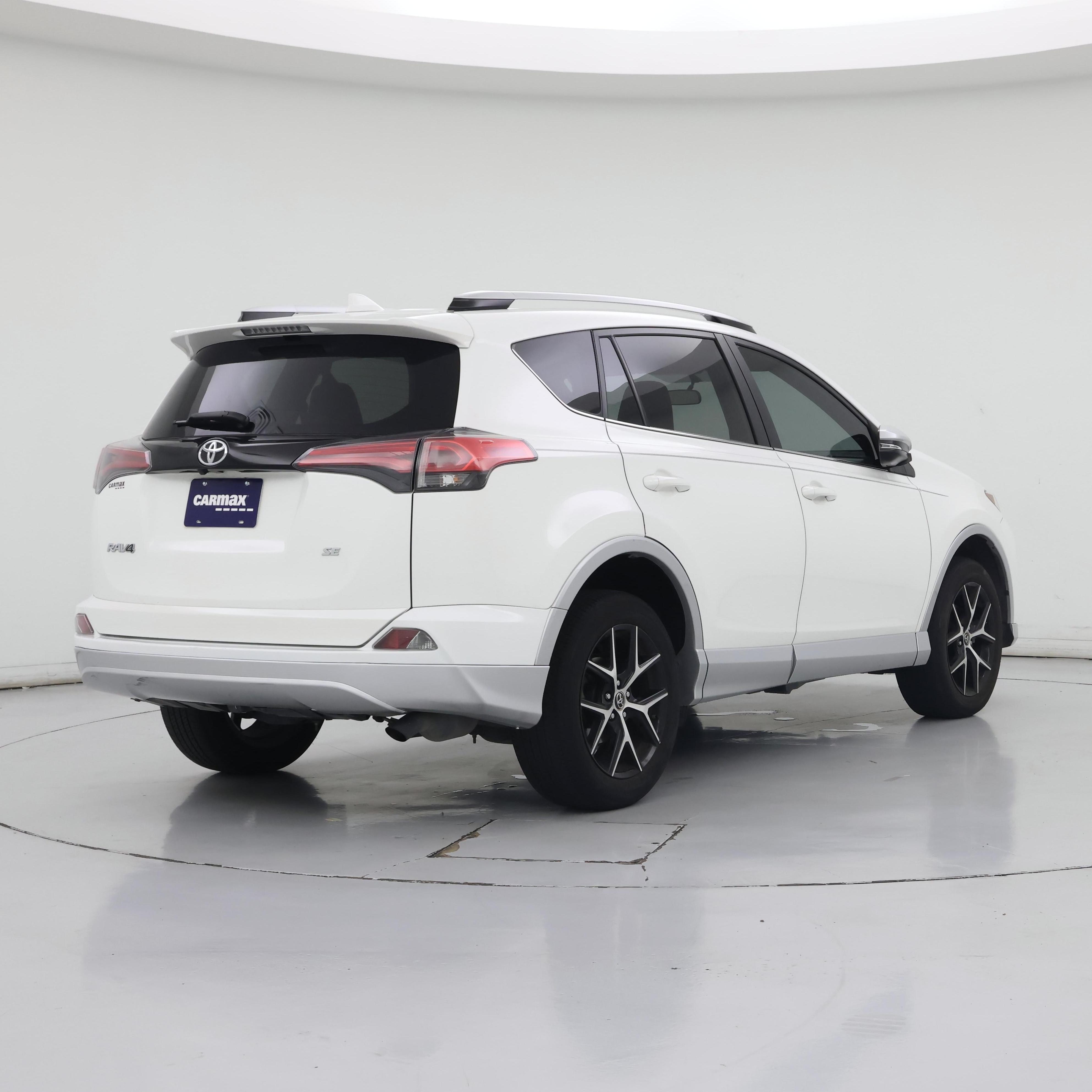 Thumbnail: 2016 Toyota RAV4 - 8